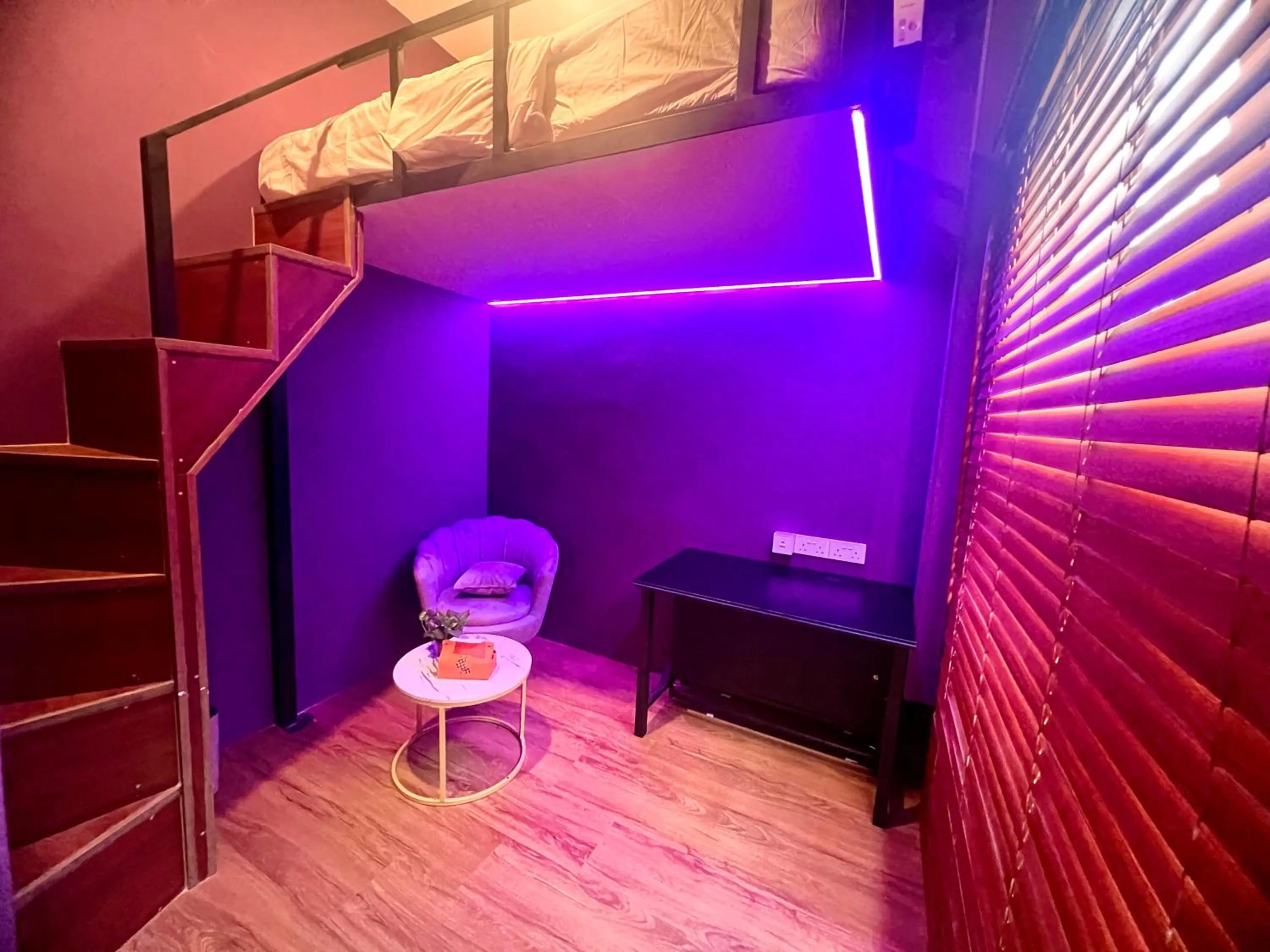 Queen Room with Shared Bathroom in Arena eSports Hotel @ Bugis Village