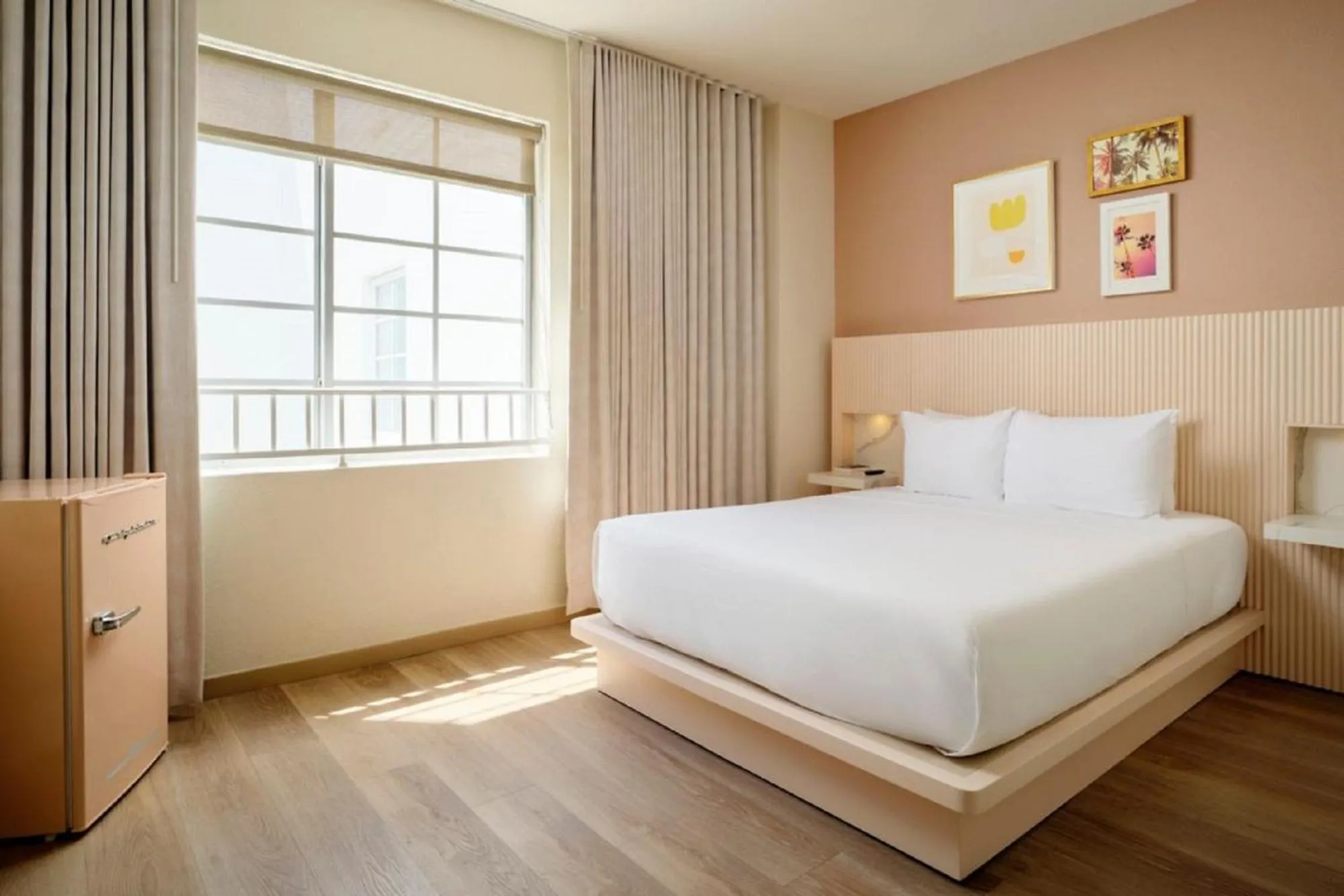 Queen Room with Tub - Mobility and Hearing Accessible in FOUND Hotel, Miami Beach, Series by Marriott