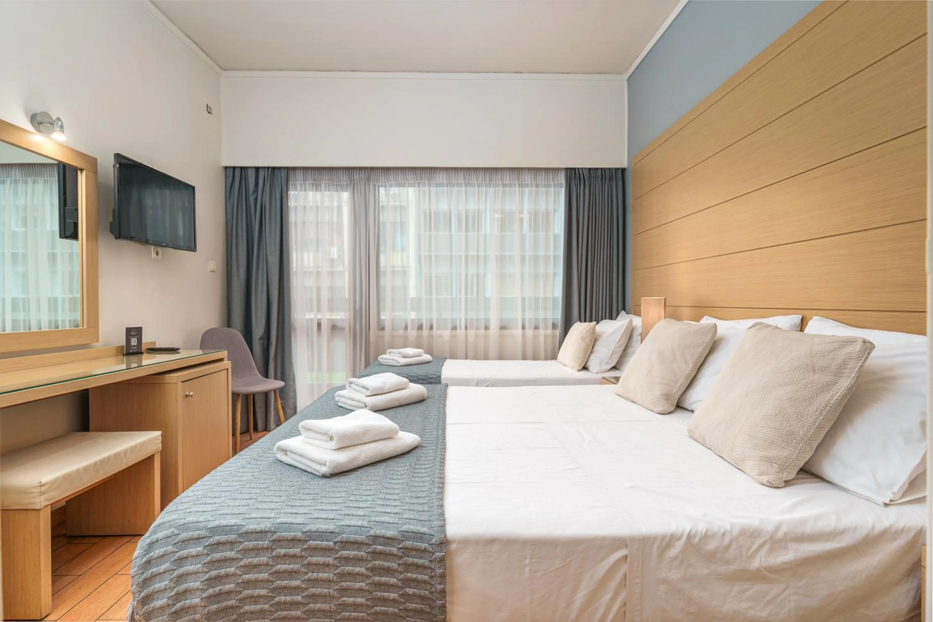 Triple Room in Parnon Hotel