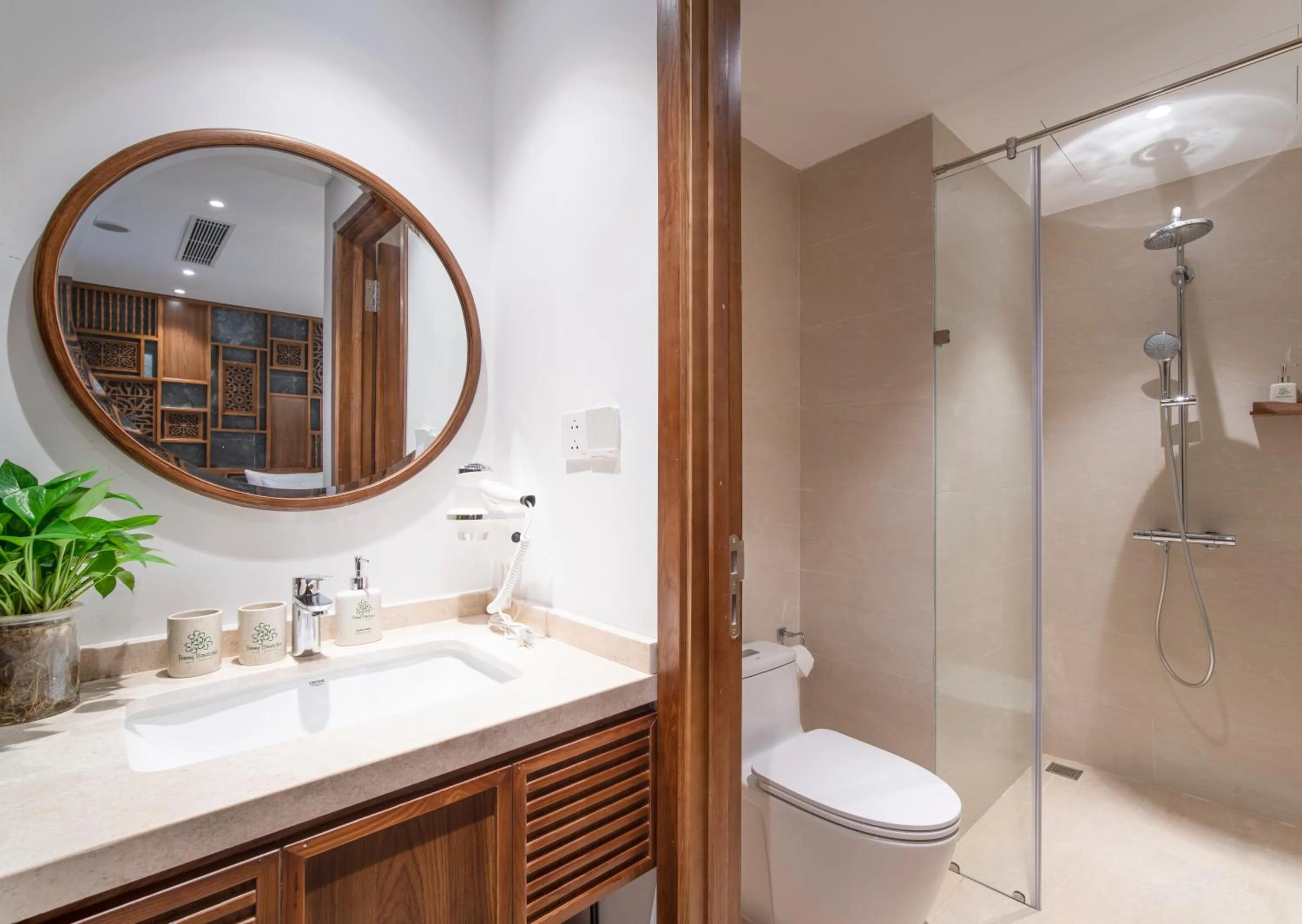 King Room with Pool View in Bonny Boutique Hotel Da Nang