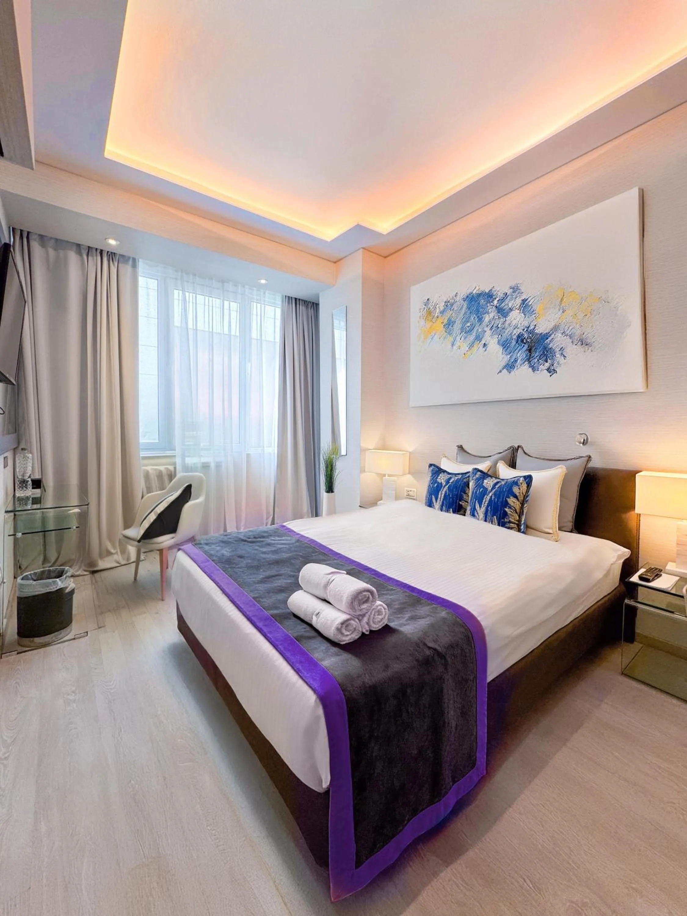 Budget Single Room in St George Lycabettus Lifestyle Hotel