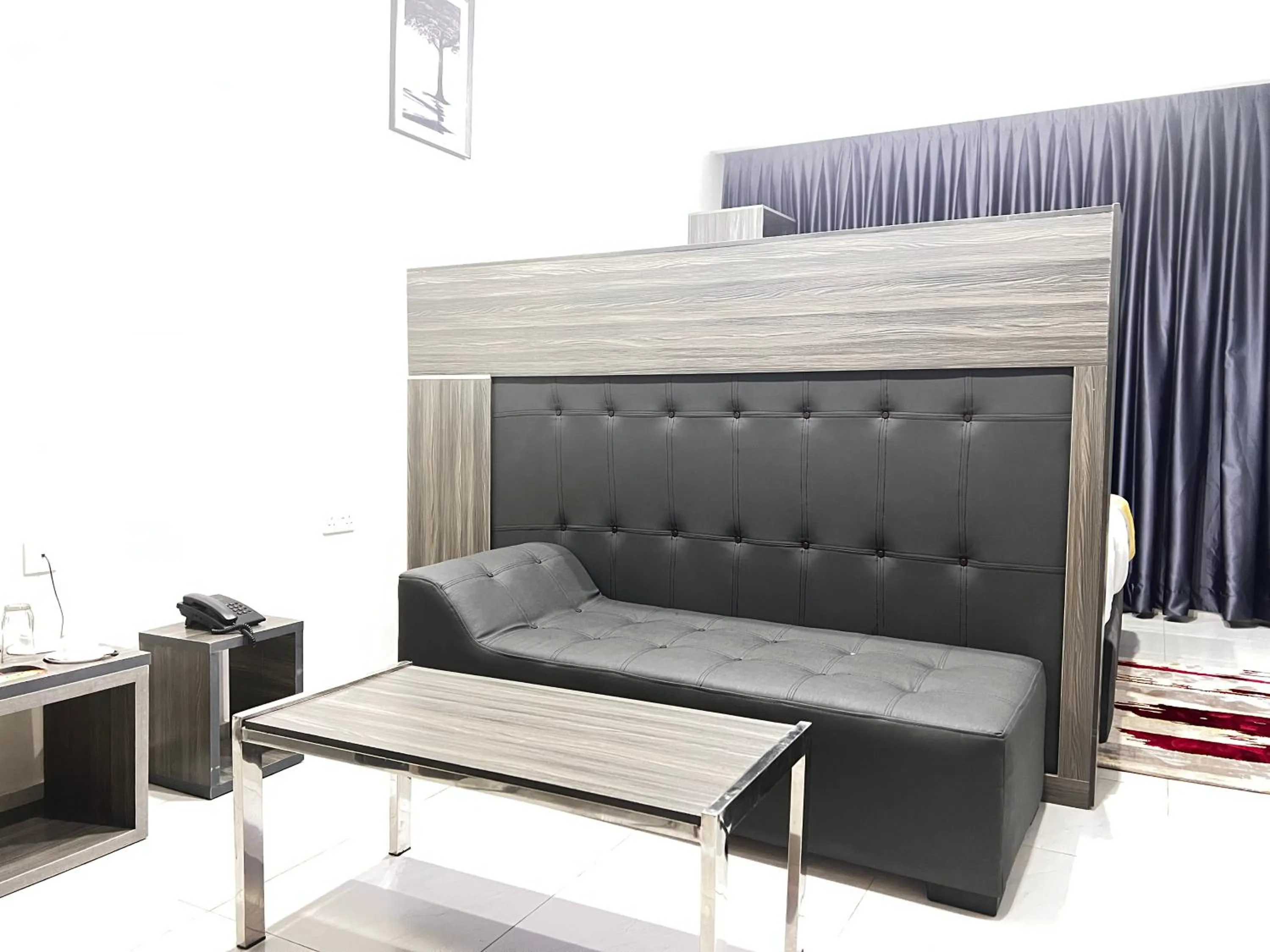 Superior King Room in De Rigg Place Embassy