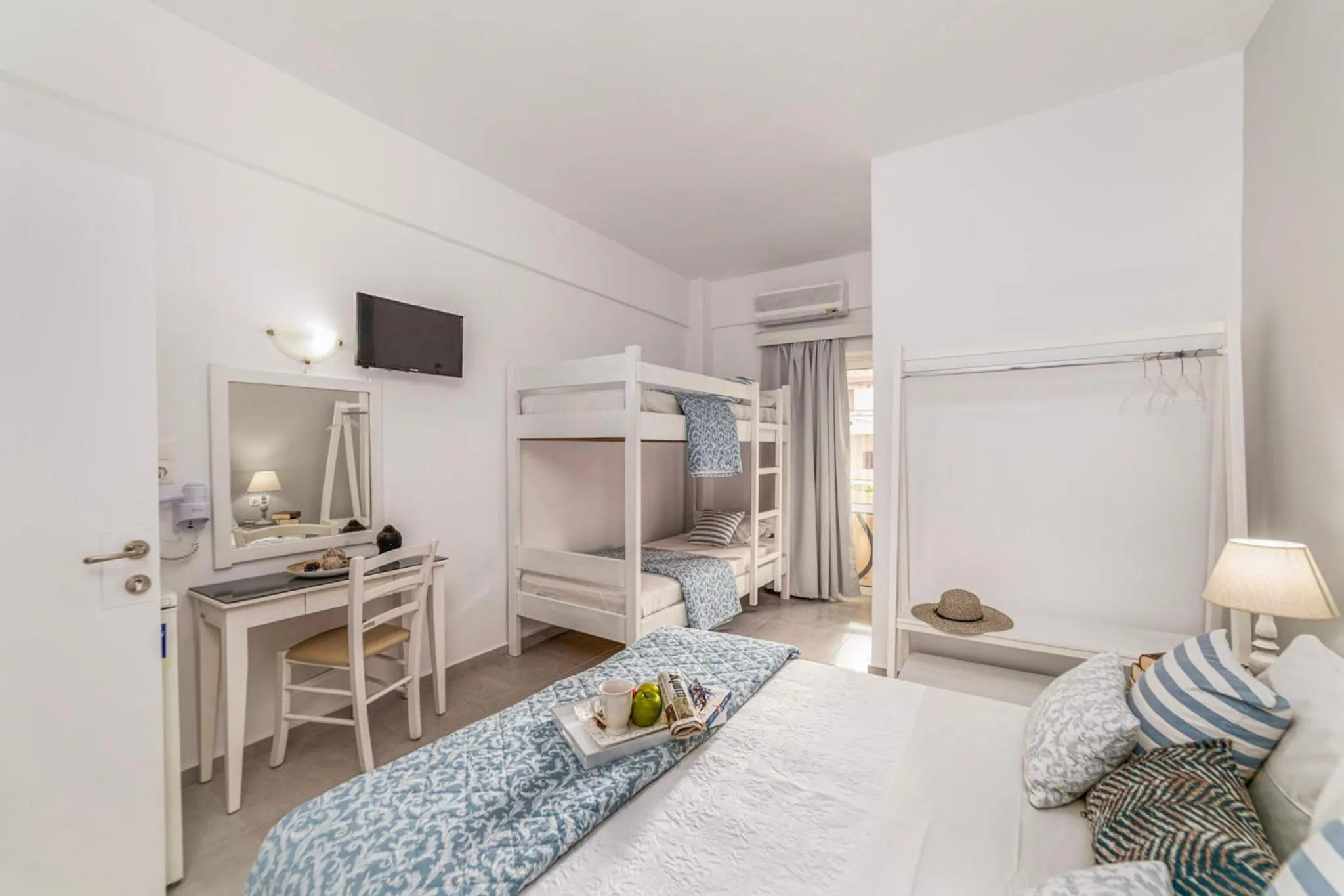 Family Room in Roxani Hotel