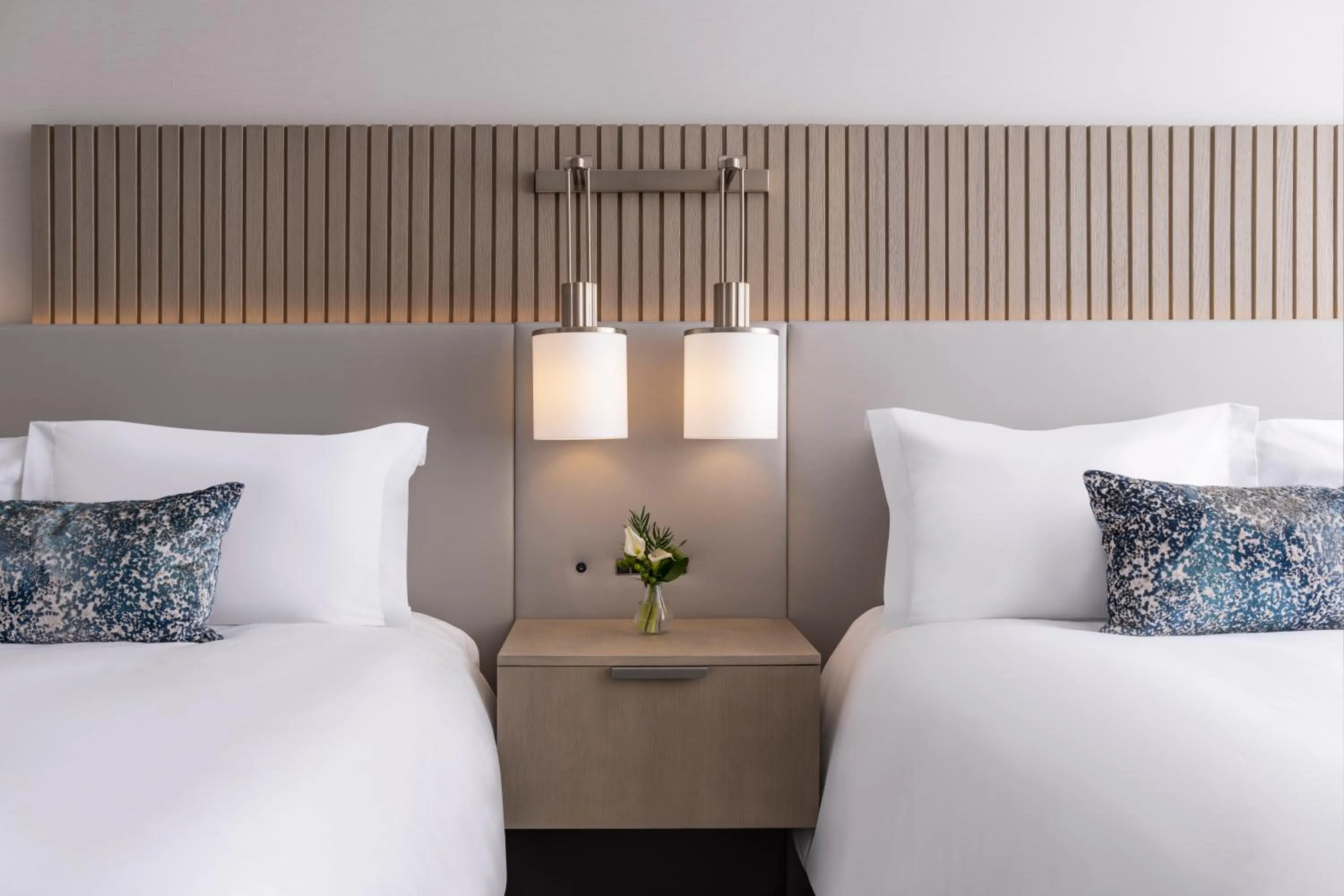 Grand 2 Queens in Loews Arlington Hotel