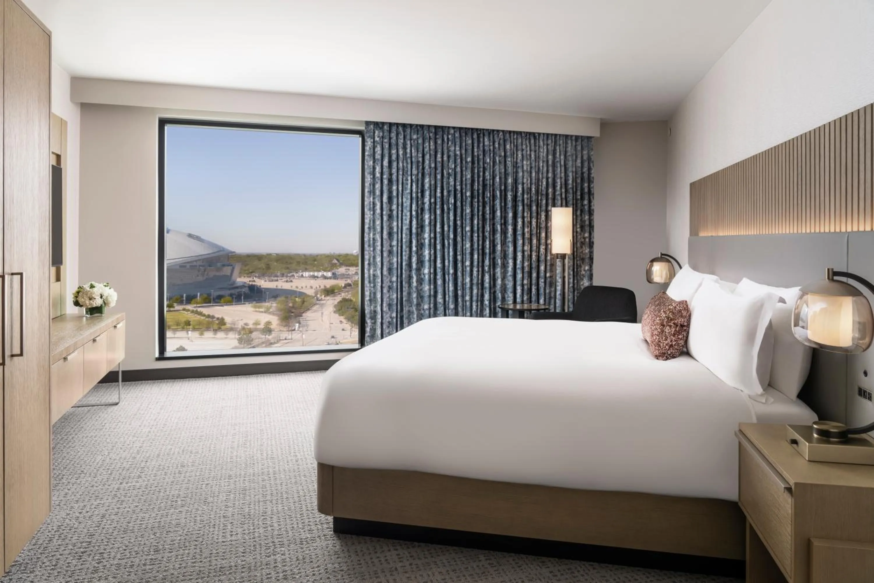 Luxury Suite King Hearing Accessible in Loews Arlington Hotel