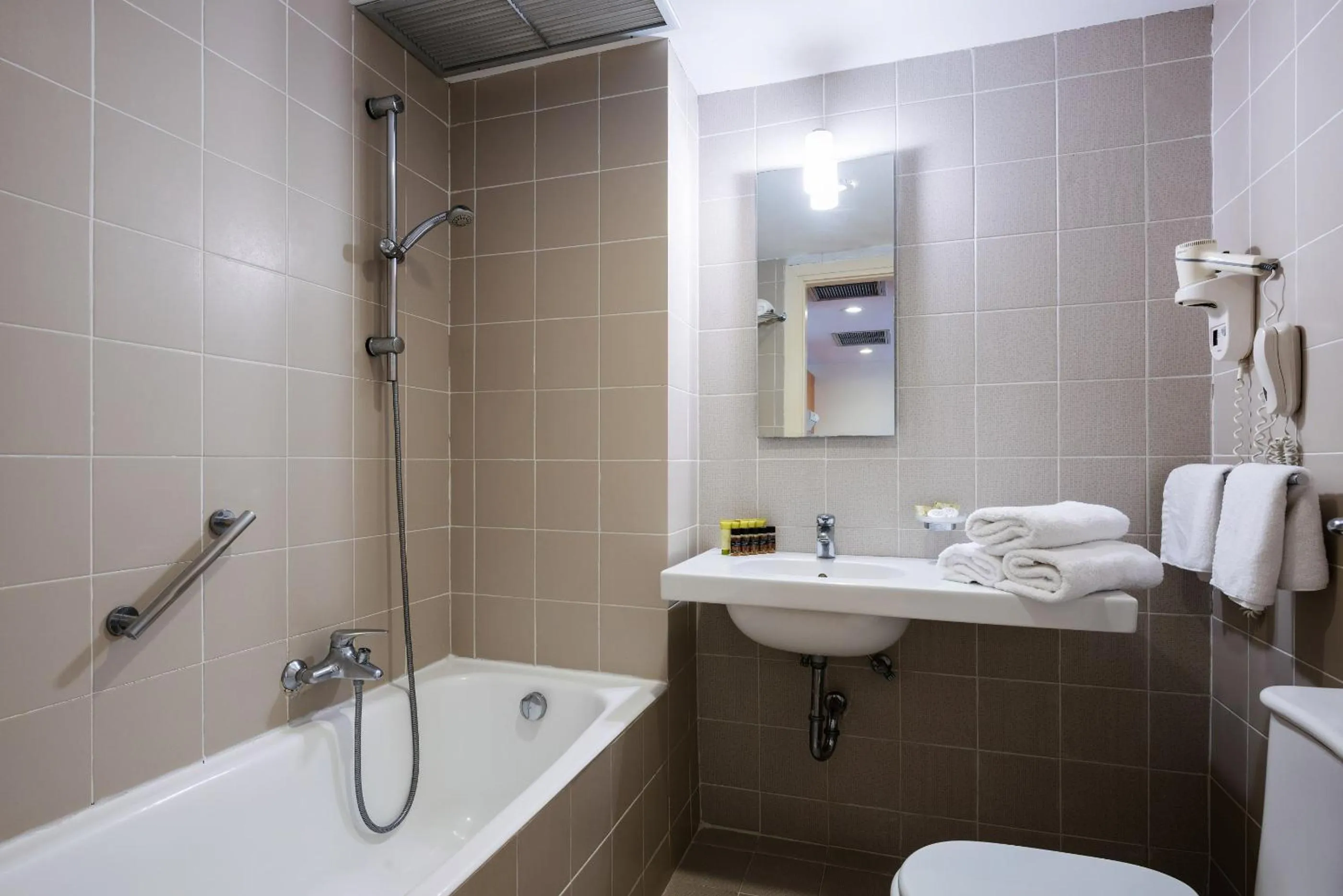 Family Apartment in Angela Downtown Hotel