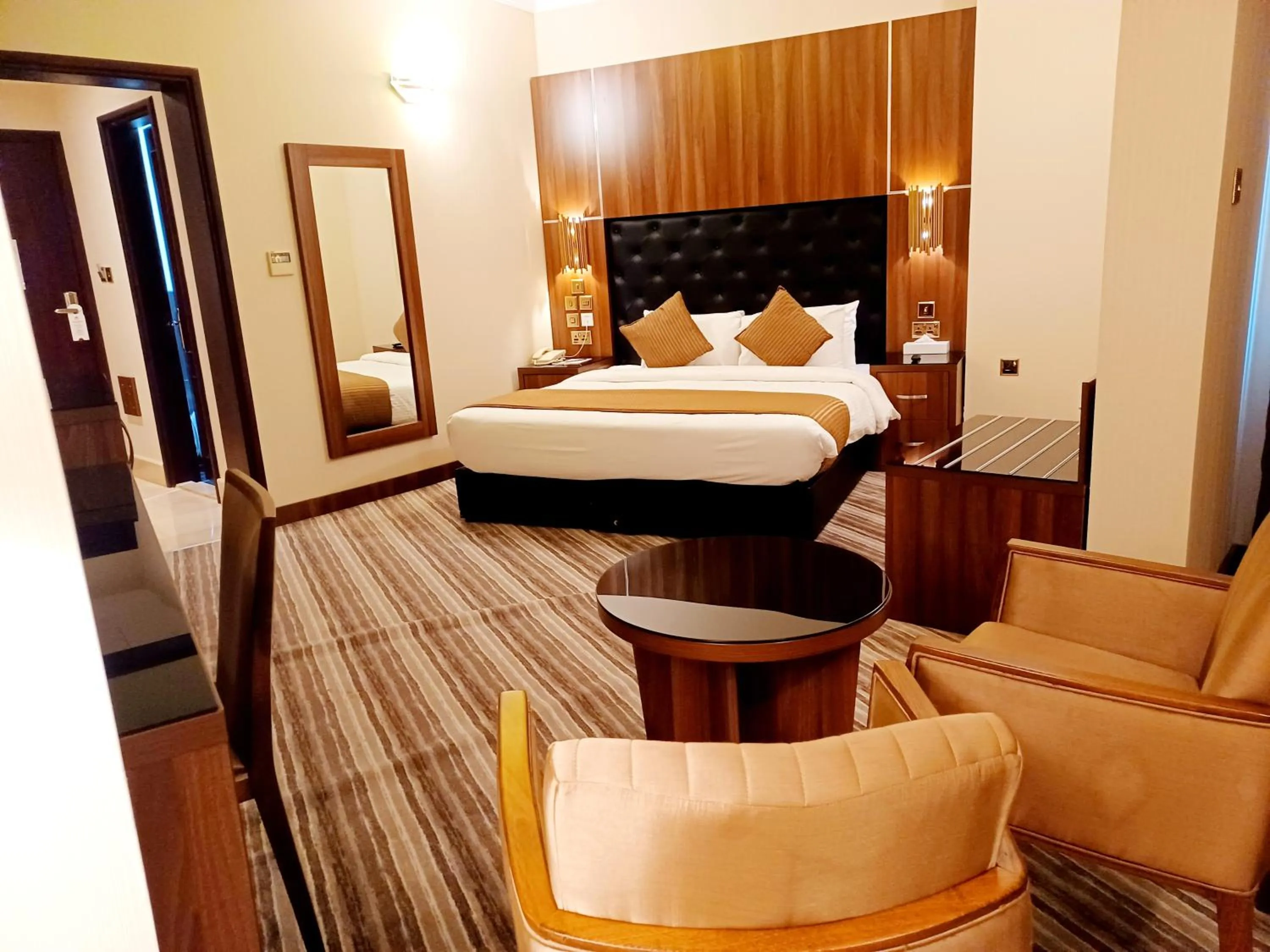 Deluxe Queen Room in Royal Qatar Hotel