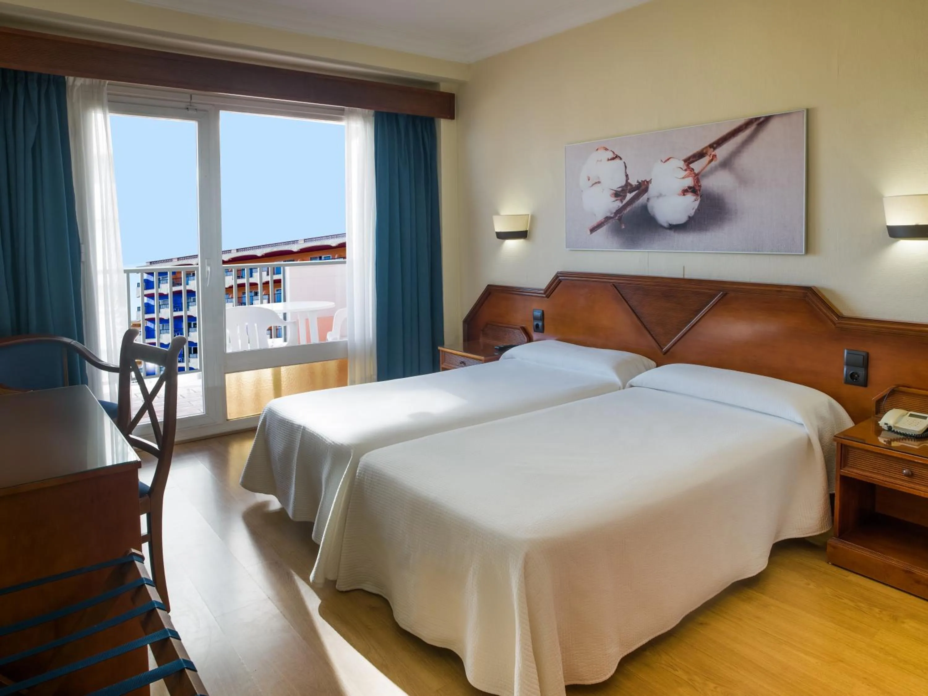 Double Room in Hotel Monarque Fuengirola Park