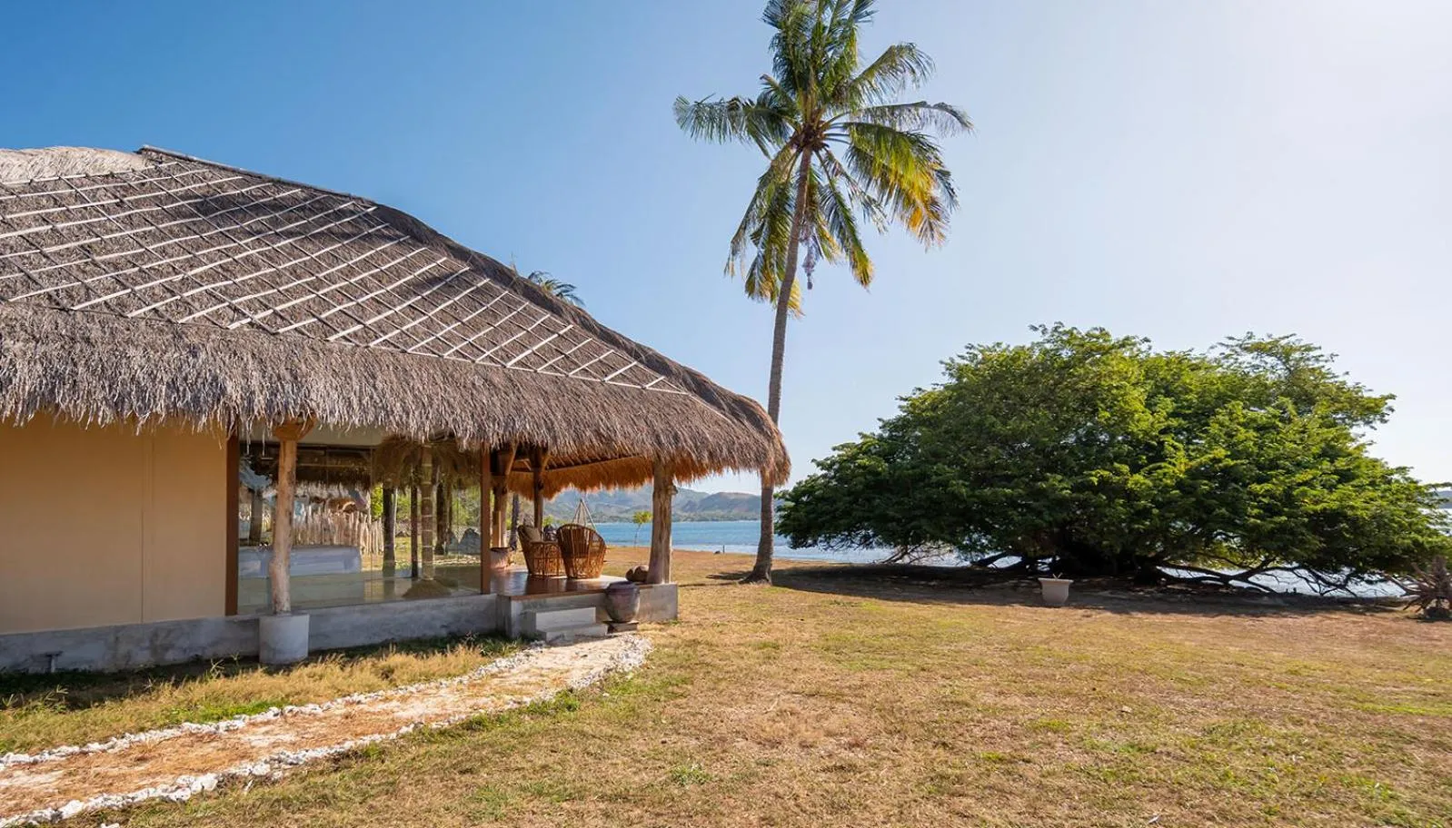 Beach Villa - Free return boat from Kores Harbor to Gili Asahan in Bleu MATHIS Gili Asahan