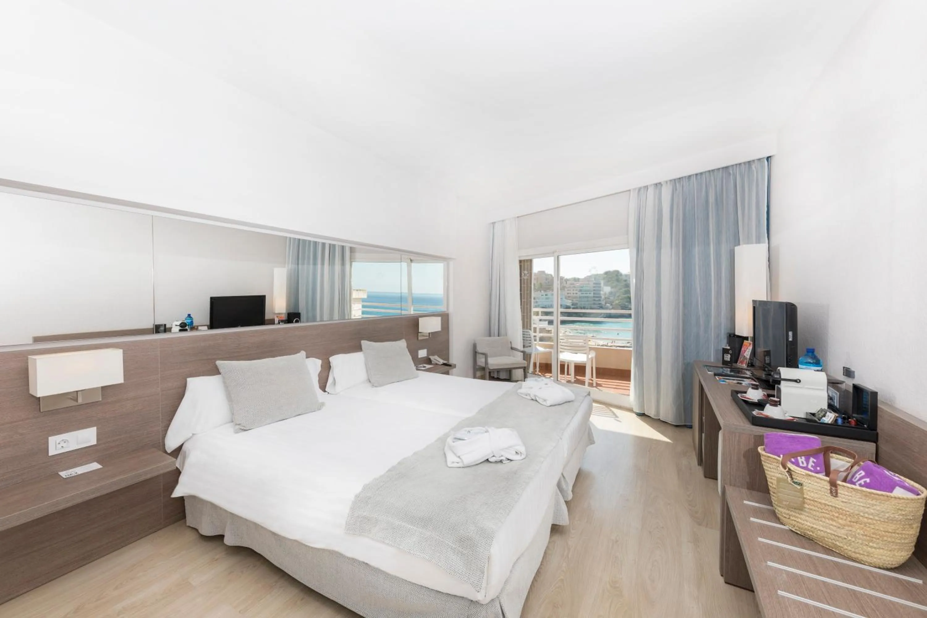 Deluxe Twin Room with Sea View  in Be Live Experience Costa Palma