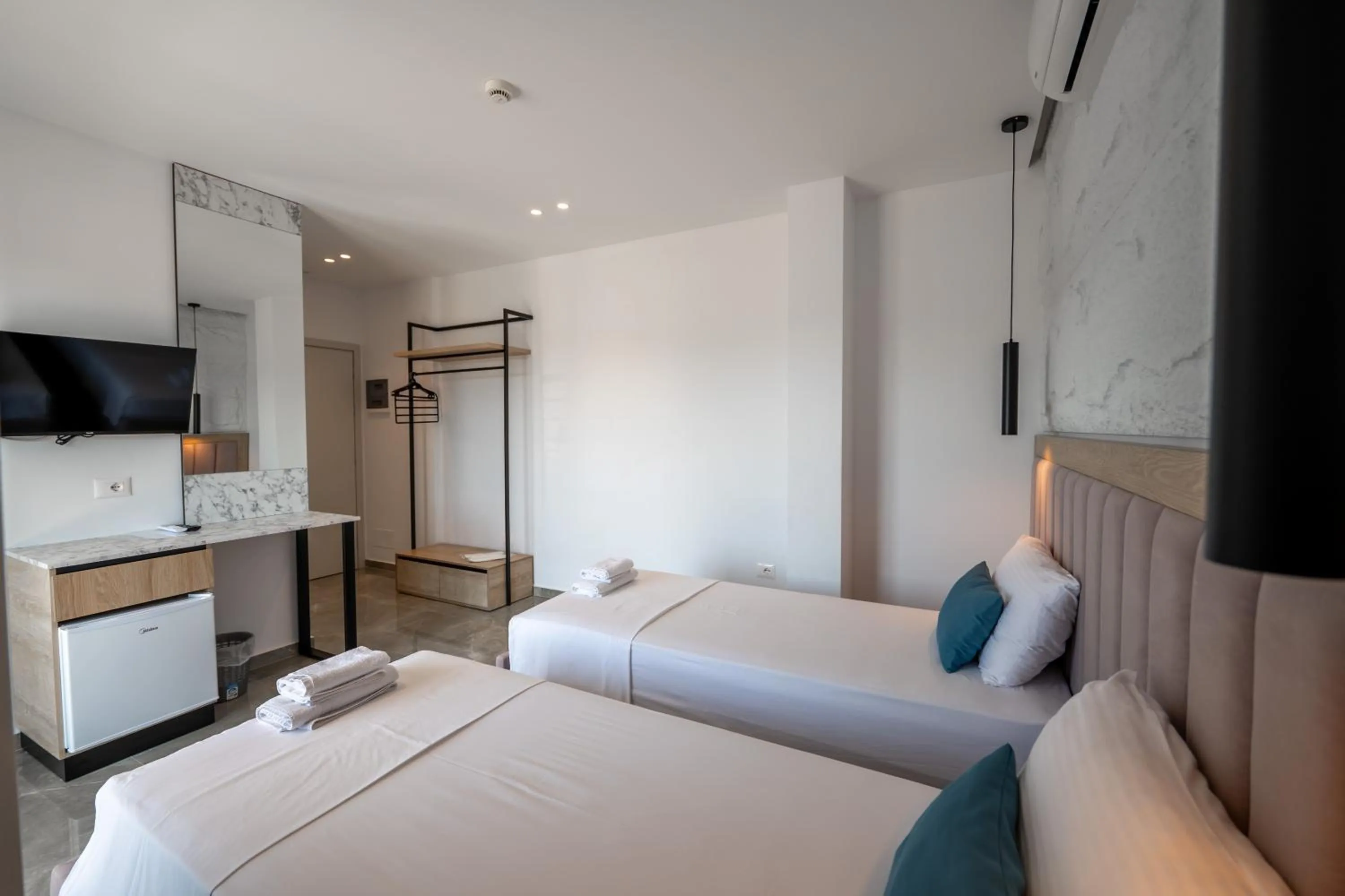 Deluxe Double or Twin Room in Monel Hotel