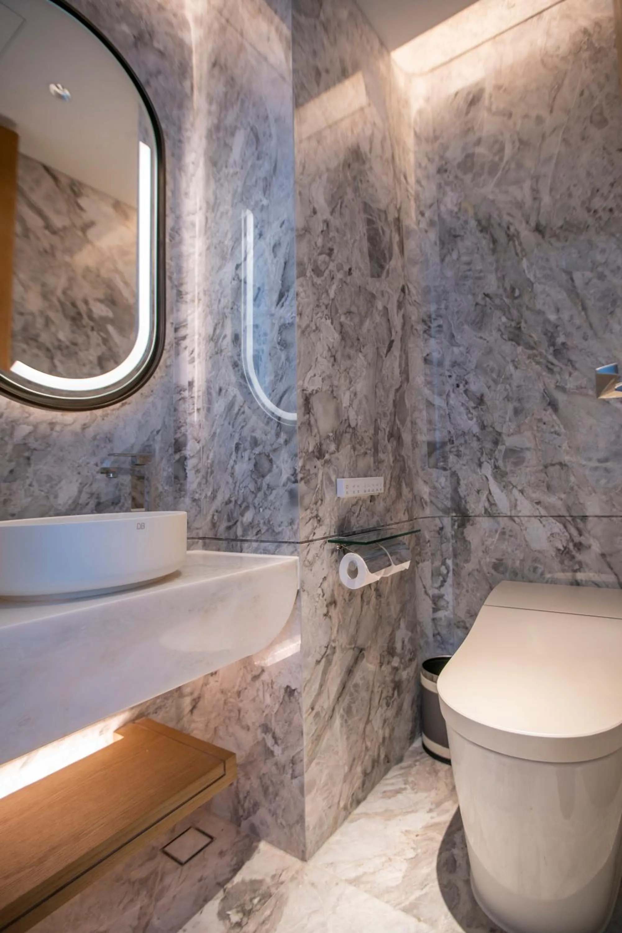 One-Bedroom King Suite with Bridge View in Crowne Plaza Chaozhou Riverside by IHG