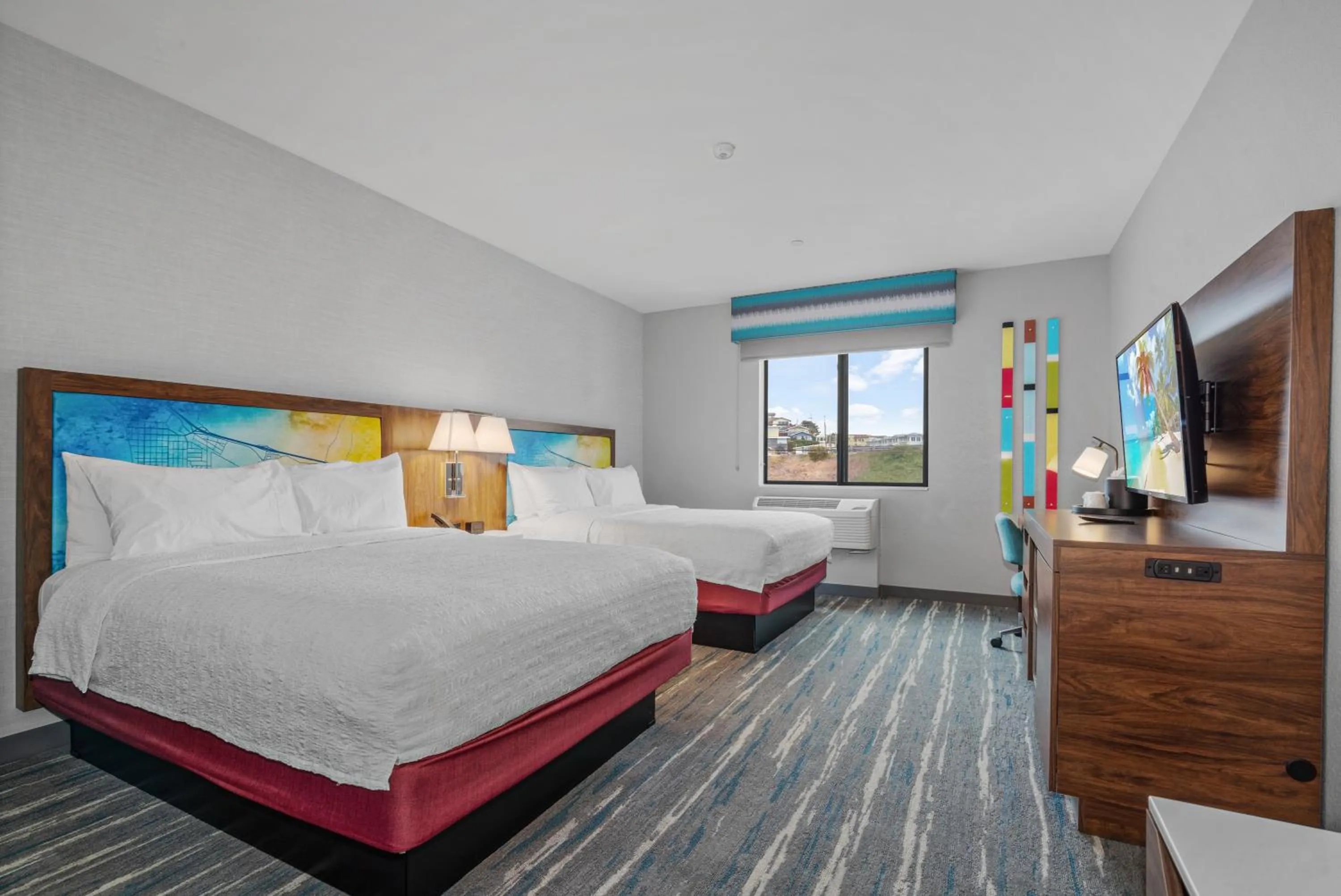 Queen Room with Two Queen Beds and Mobility Accessible Tub in Hampton Inn Morro Bay