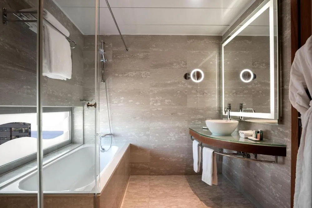 Deluxe King Room in Hilton Diagonal Mar Barcelona