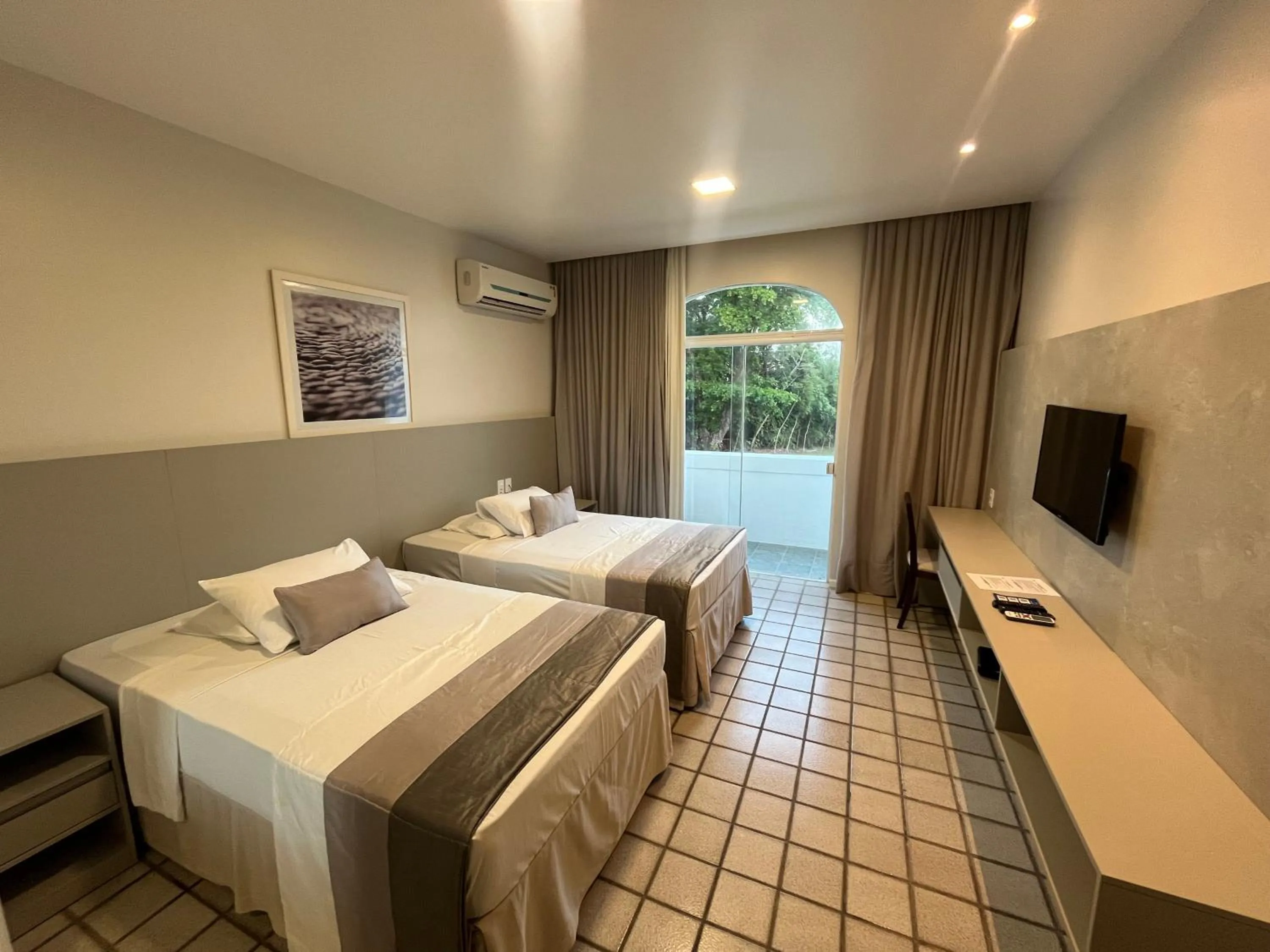 Twin Room with Balcony in Blue Tree Towers São Luis
