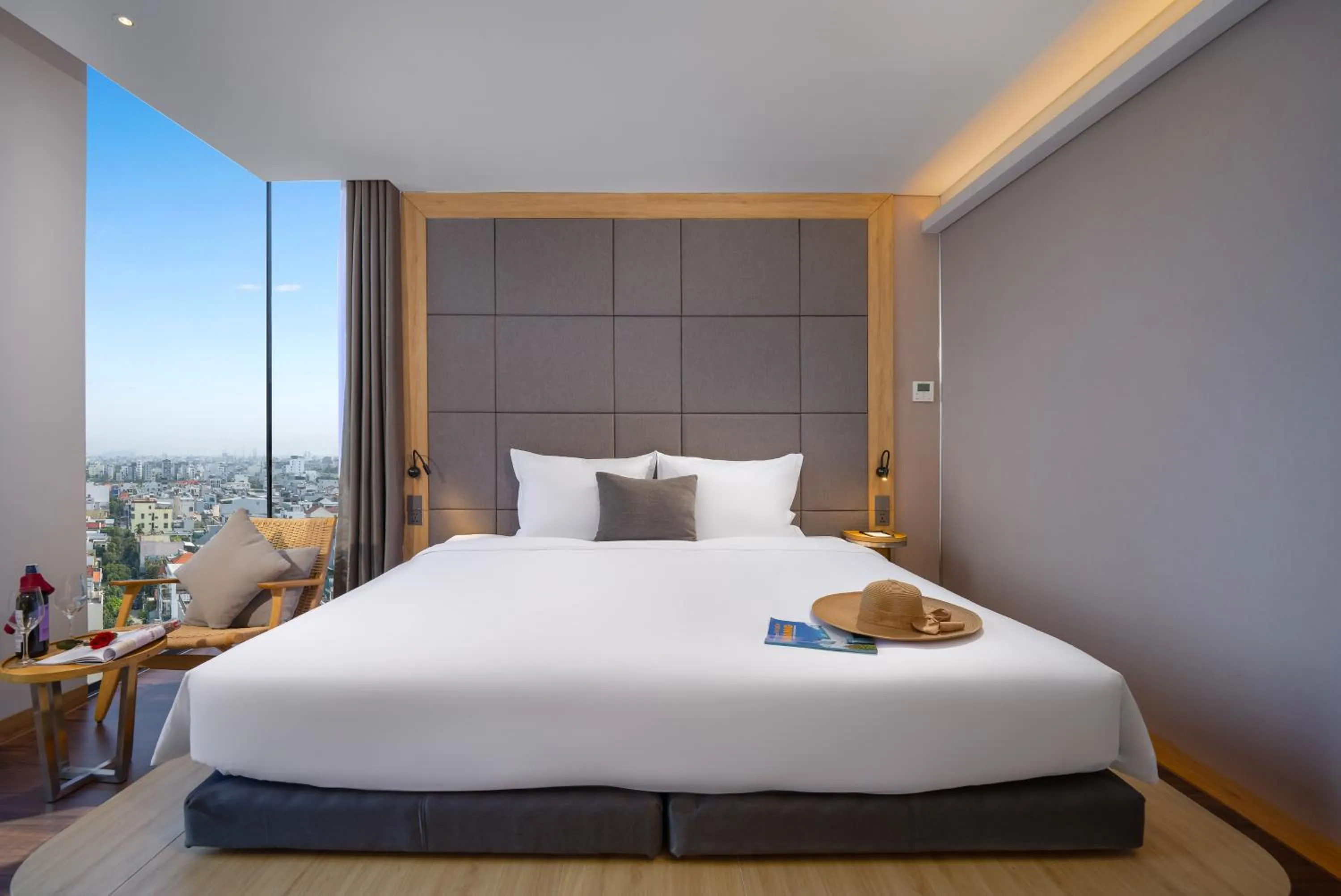 Premier Double Room with Bathtub and City View in Estrella Boutique Hotel