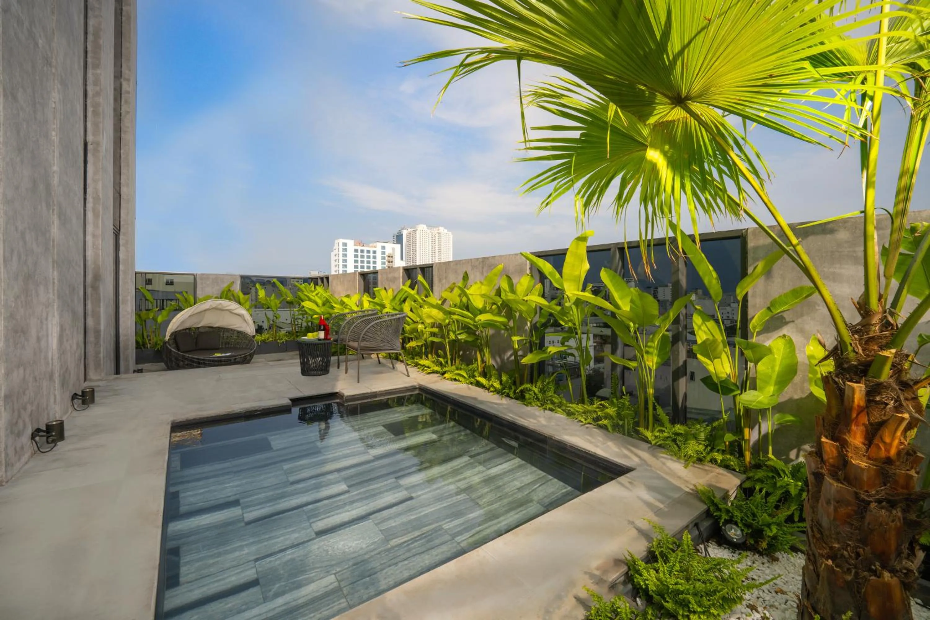 Suite with Outdoor Jacuzzi in Estrella Boutique Hotel