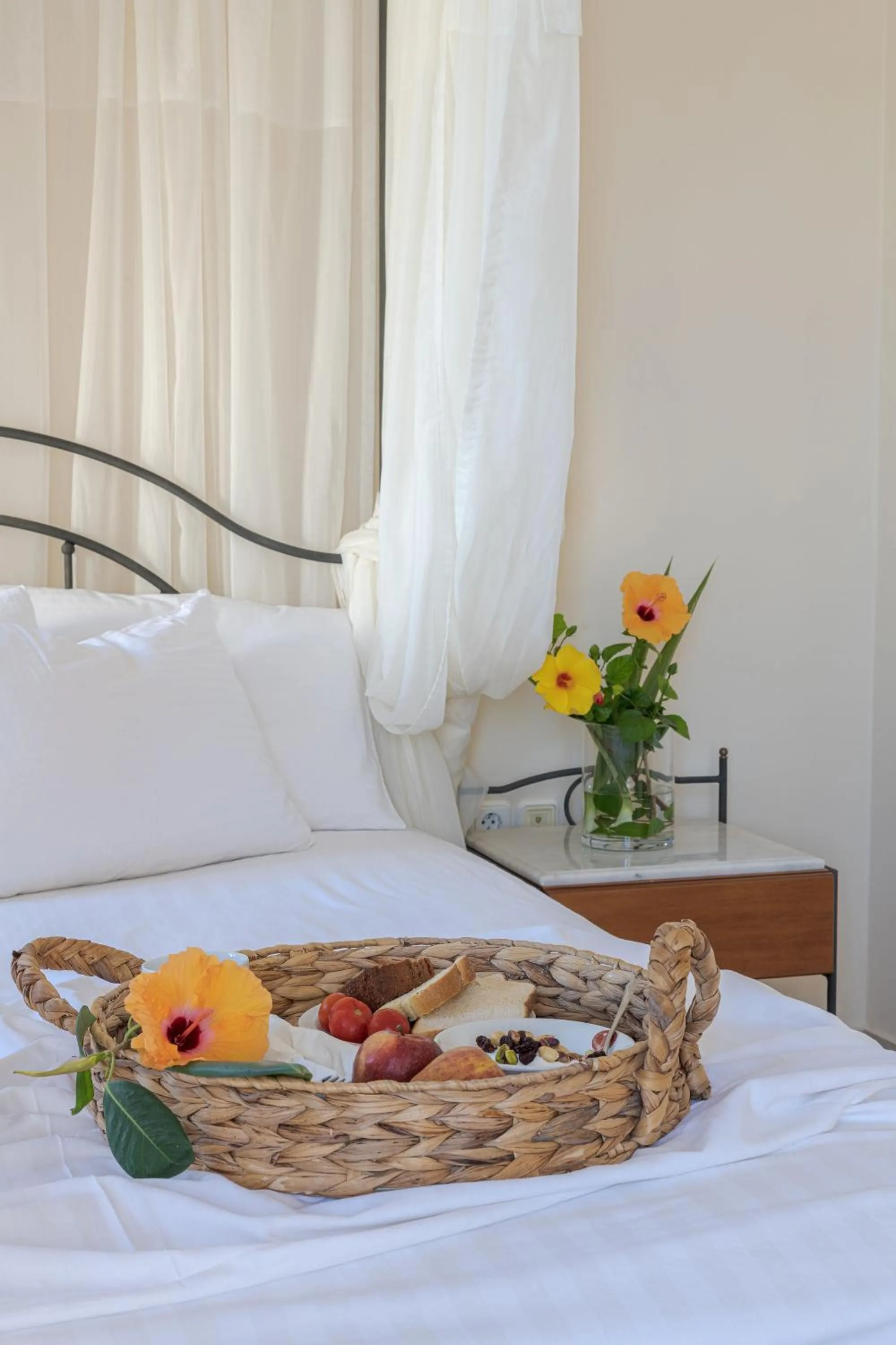 Deluxe Room with Sea View and Outdoor Jet Tub in Epavlis Hotel & Spa