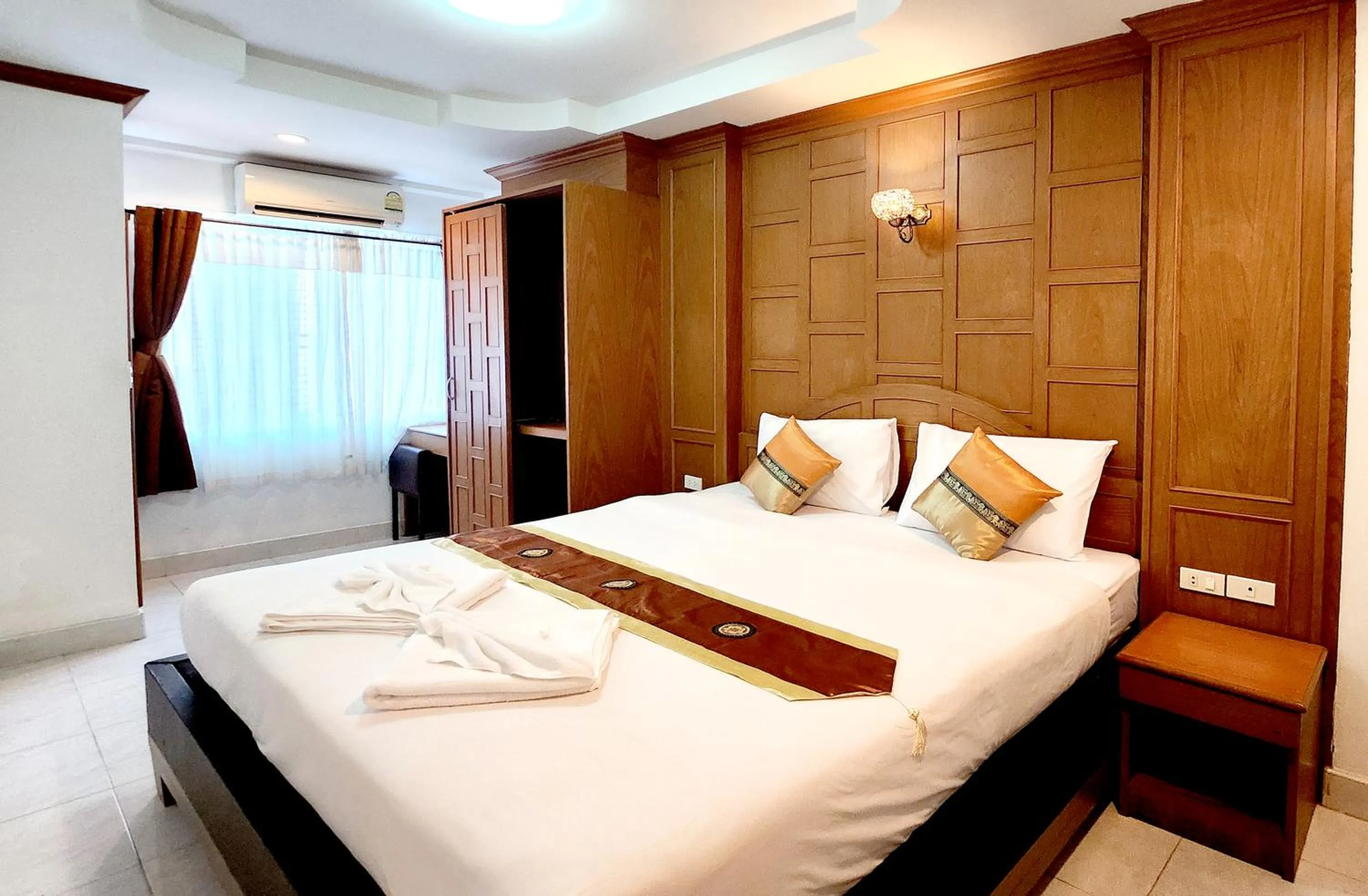 Budget Double Room in Chalita House