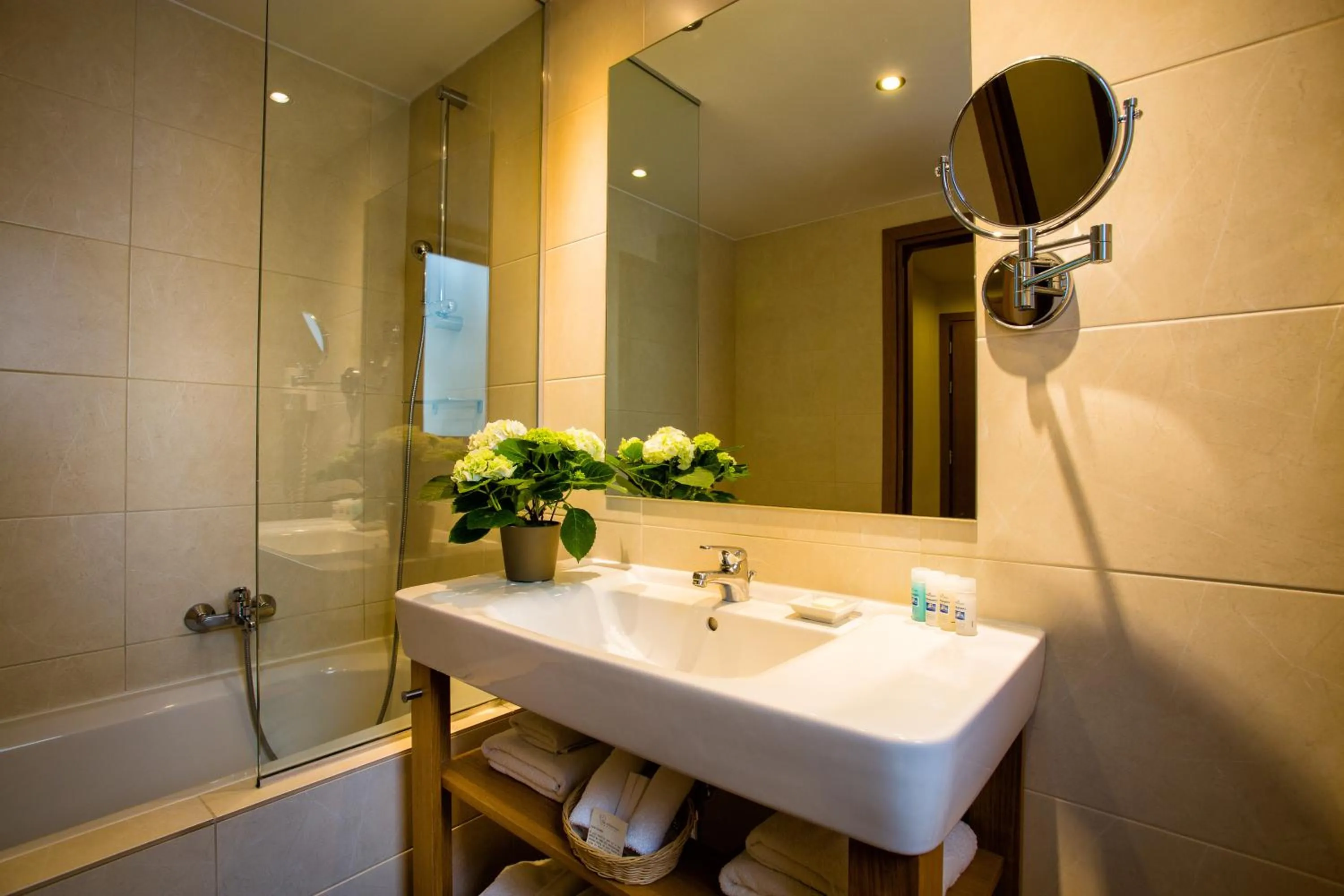 Suite in The Athens Gate Hotel