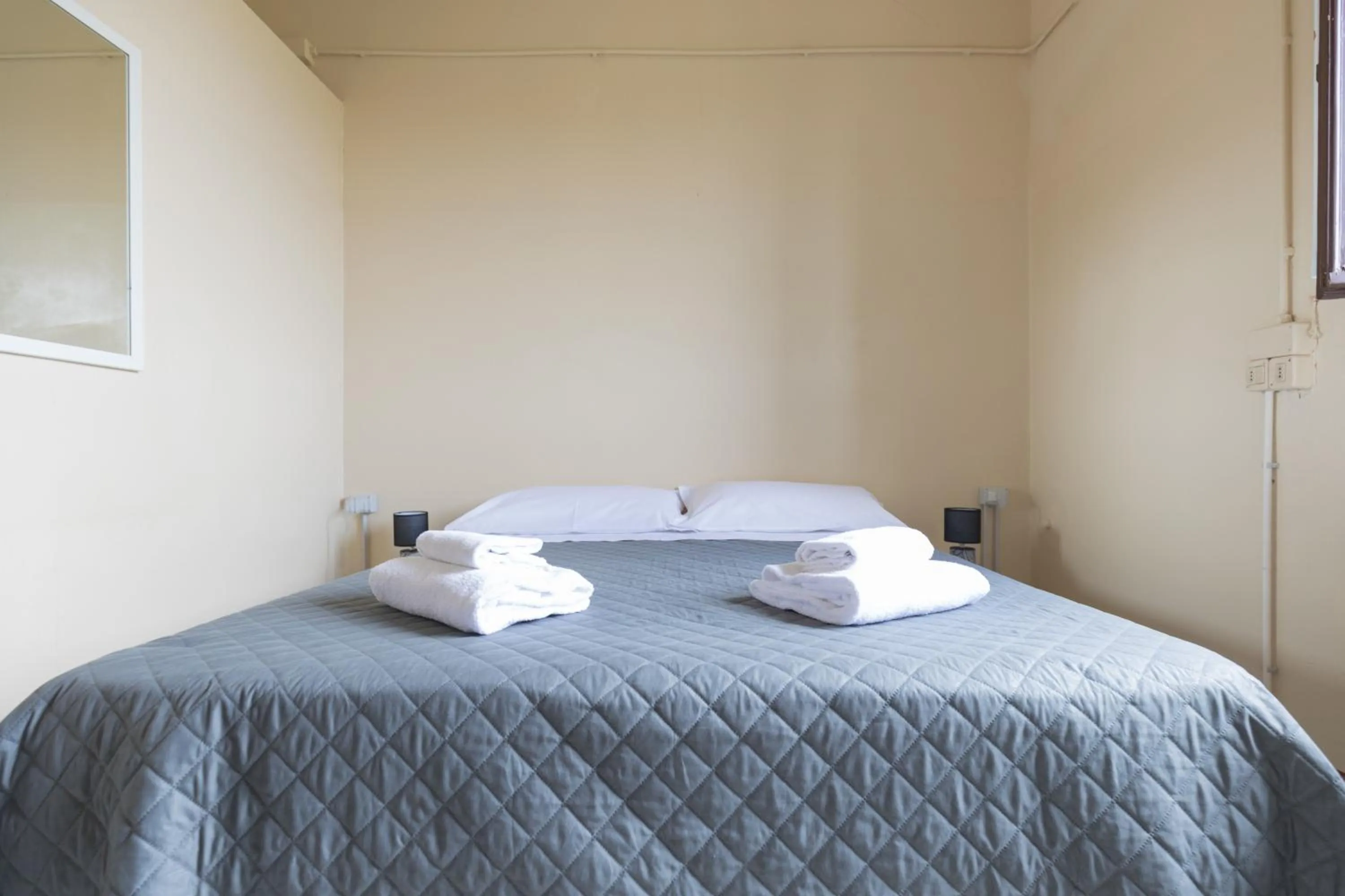 Single Room in Hotel & Hostel 7