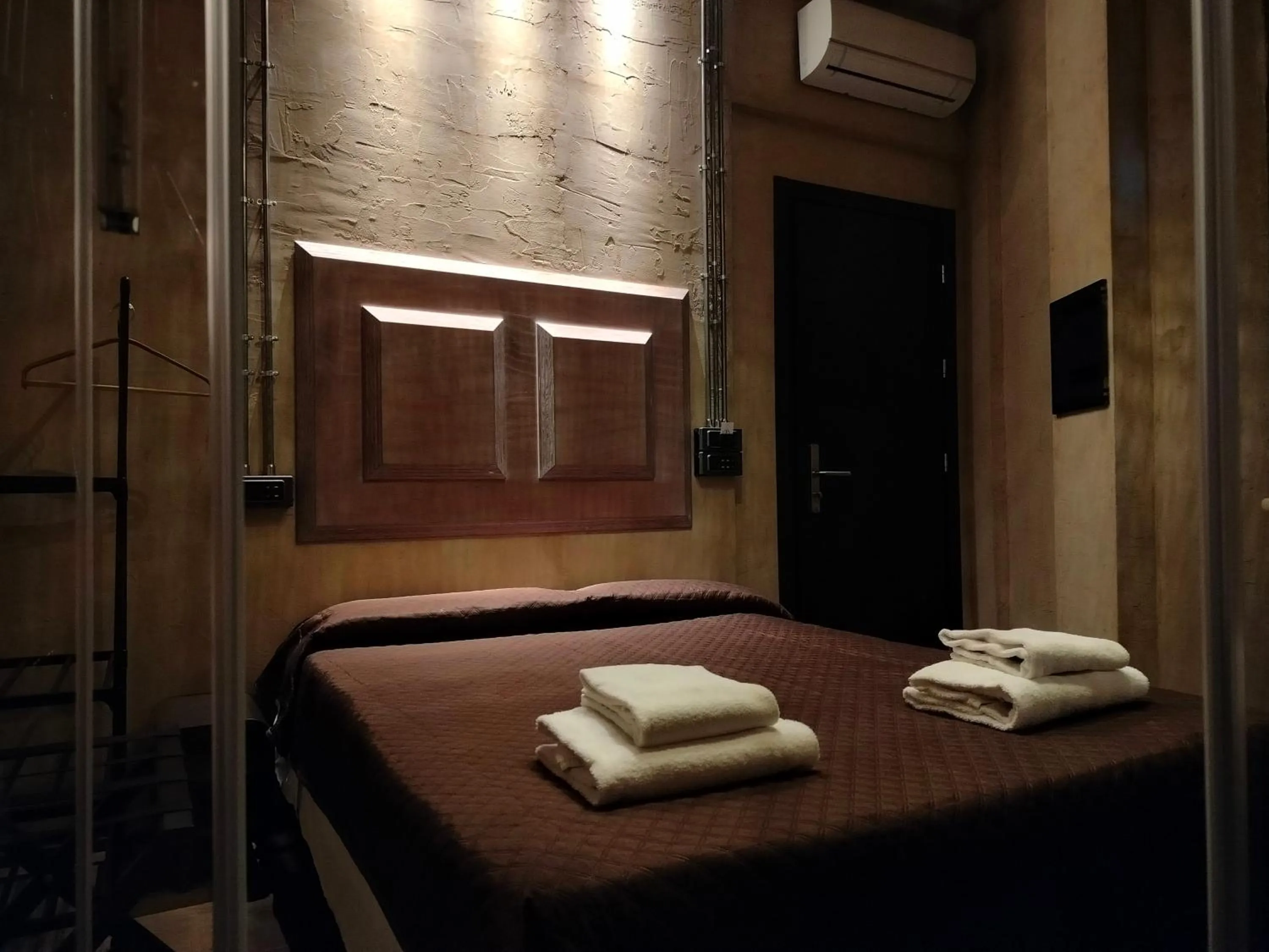 French Superior Room with Shared Bathroom in Hotel & Hostel 7