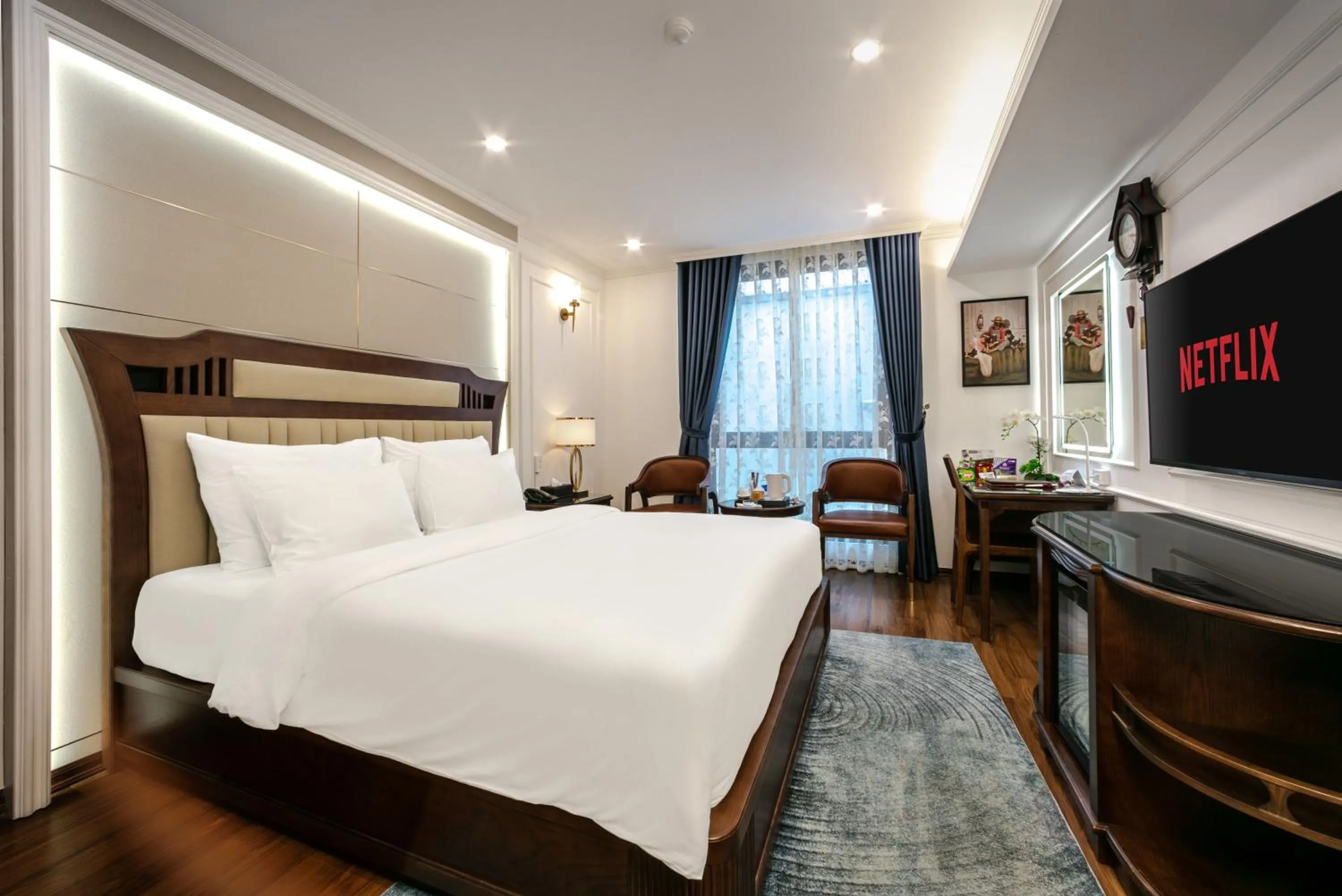 Deluxe King Room in A25 Hotel - 16 Miếu Đầm