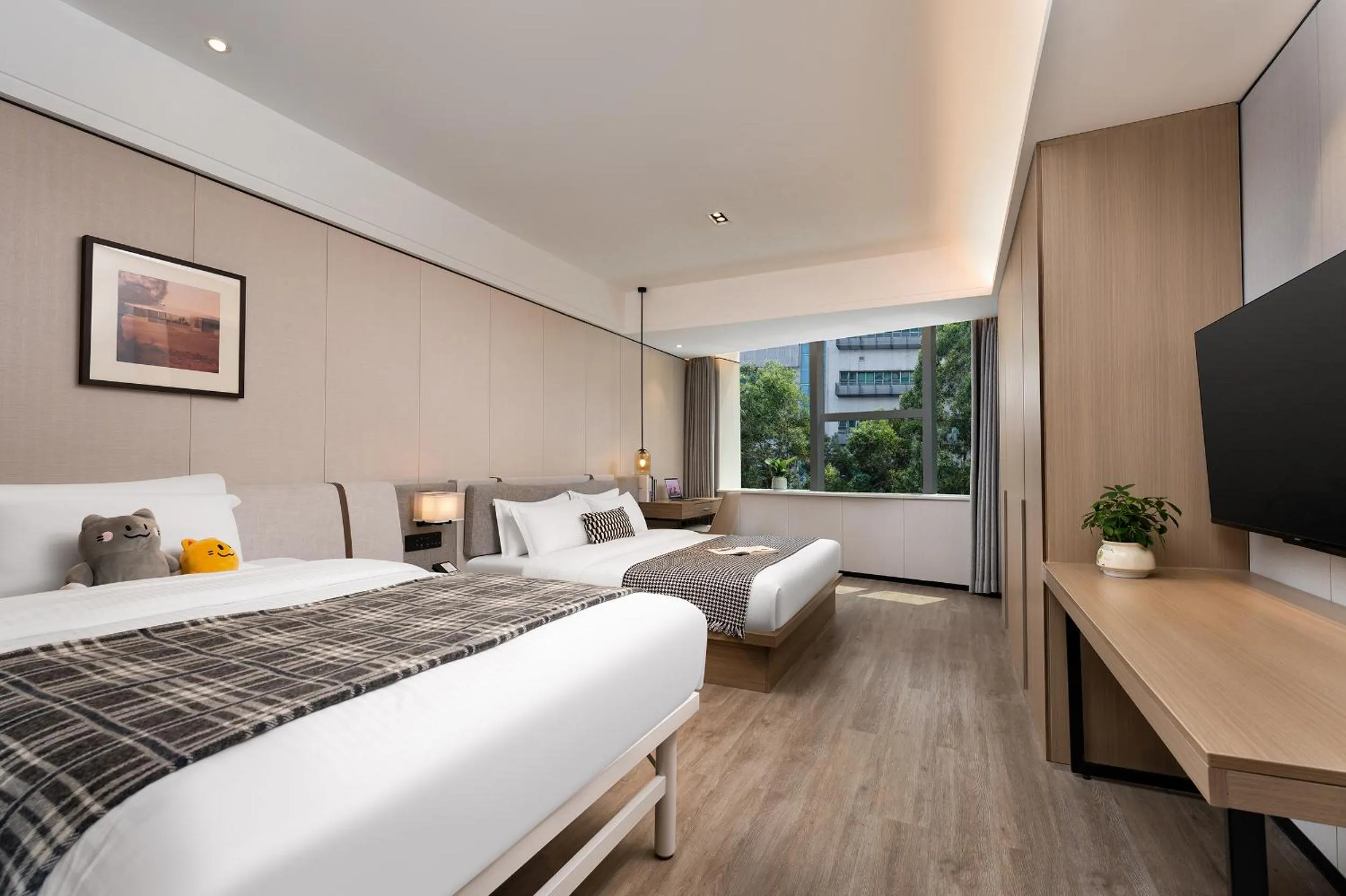 Superior Double Room with Two Double Beds in CM Serviced Apartment Shenzhen Dongmen