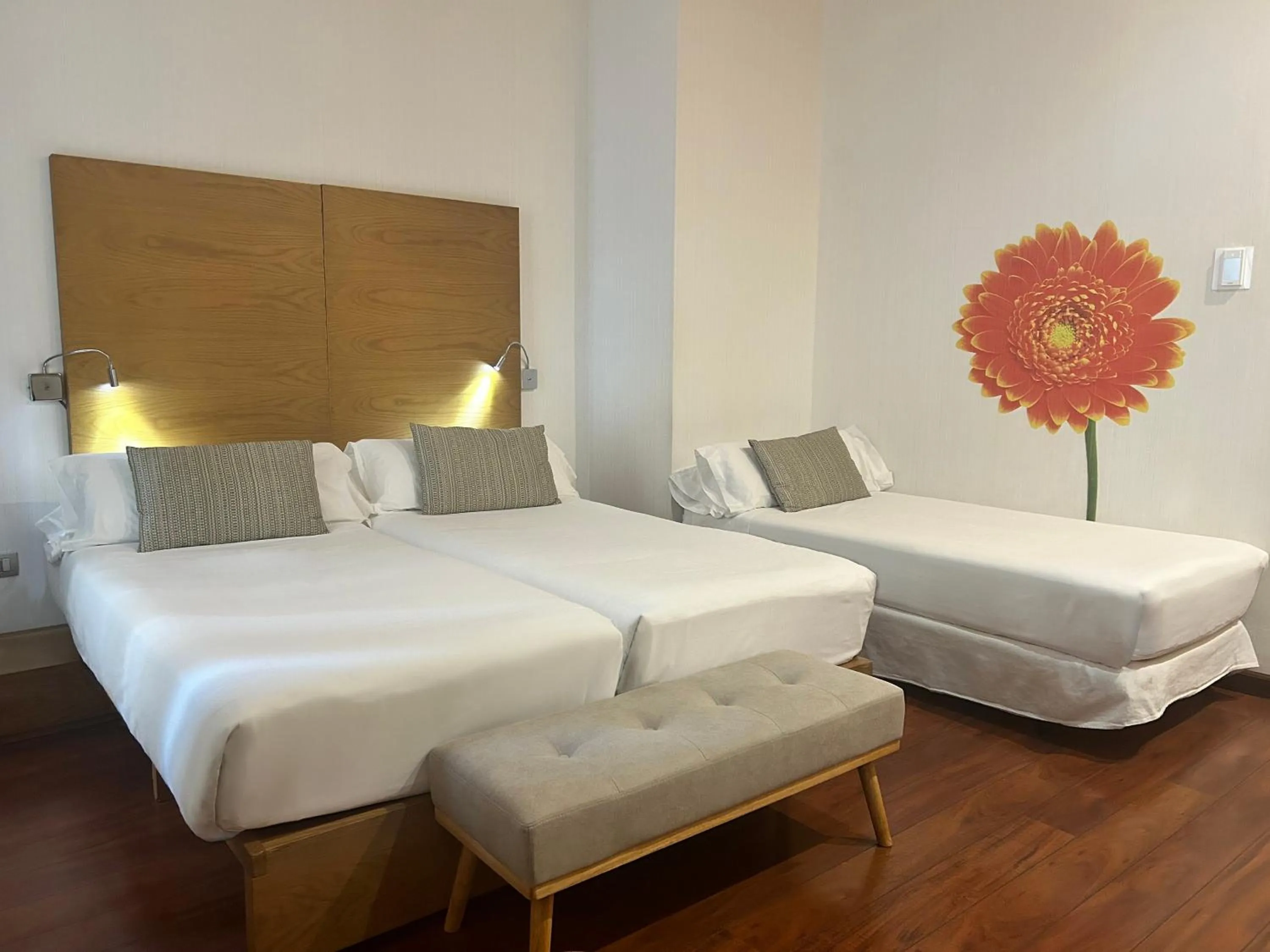 Quadruple Superior Room in Petit Palace Plaza Málaga