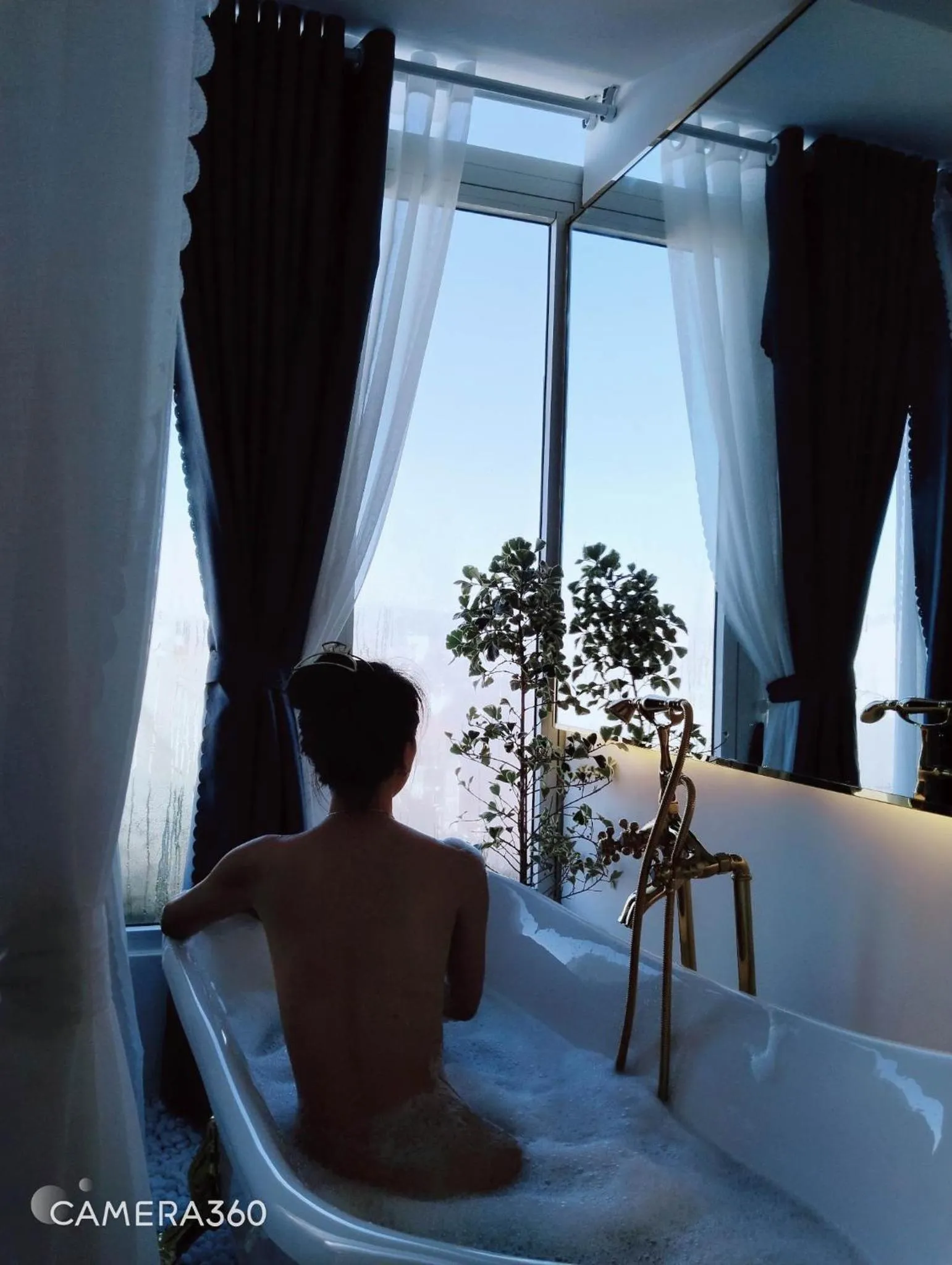 Executive Suite in AMIGO Luxury Palace- Cạnh Chợ Đêm Đà Lạt