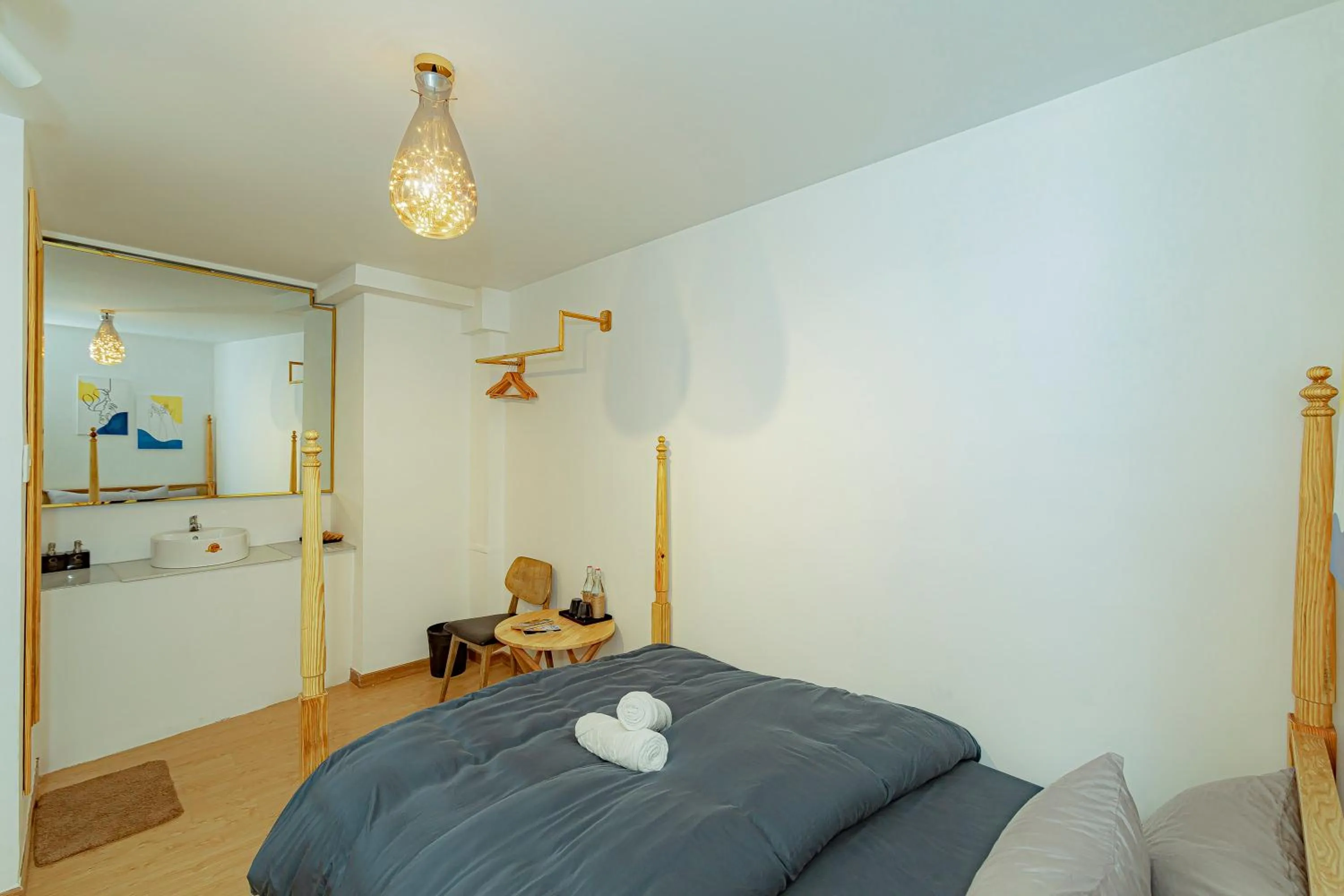 Standard Double Room in AMIGO Luxury Palace- Cạnh Chợ Đêm Đà Lạt