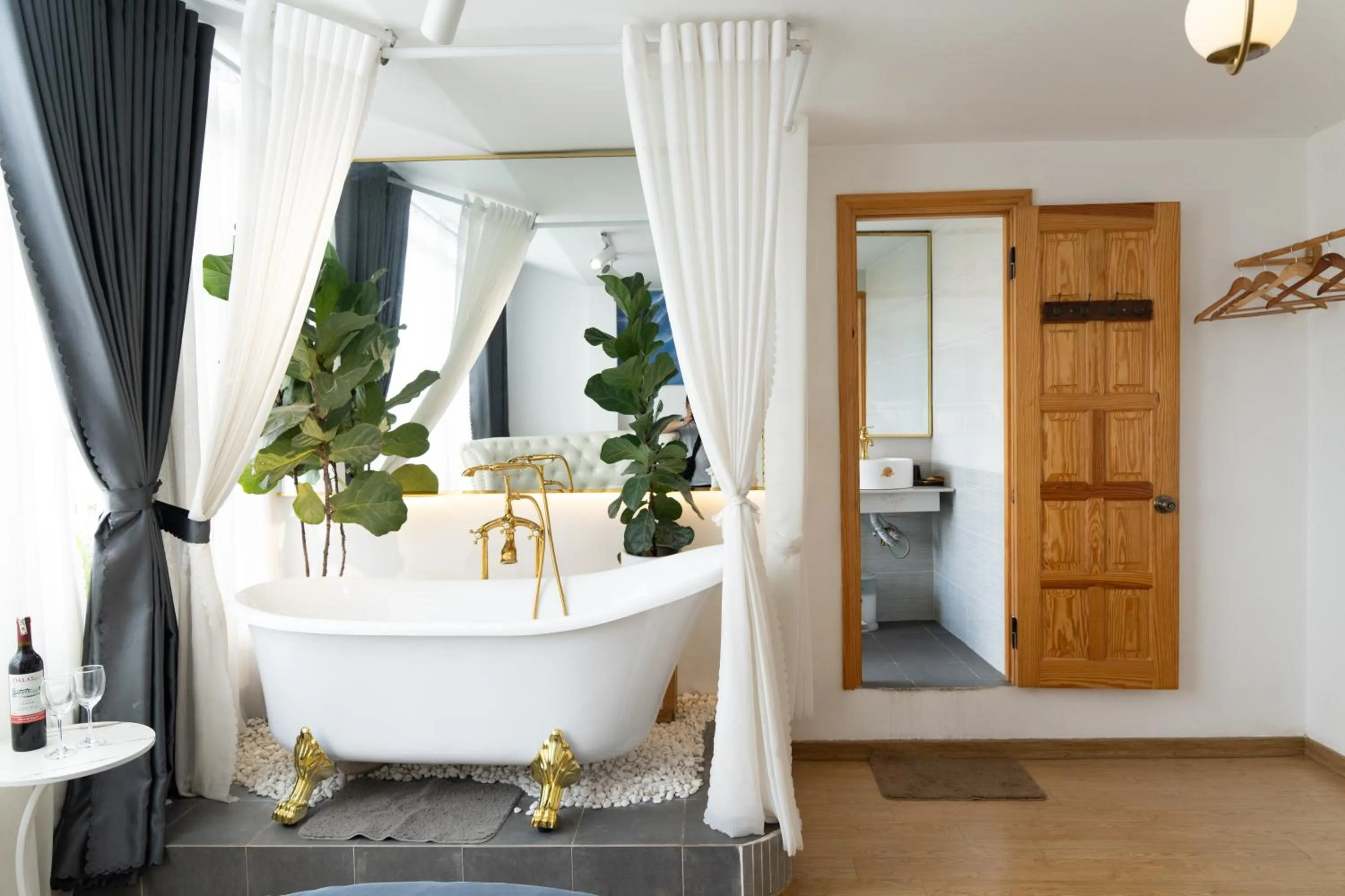 Executive Suite in AMIGO Luxury Palace- Cạnh Chợ Đêm Đà Lạt