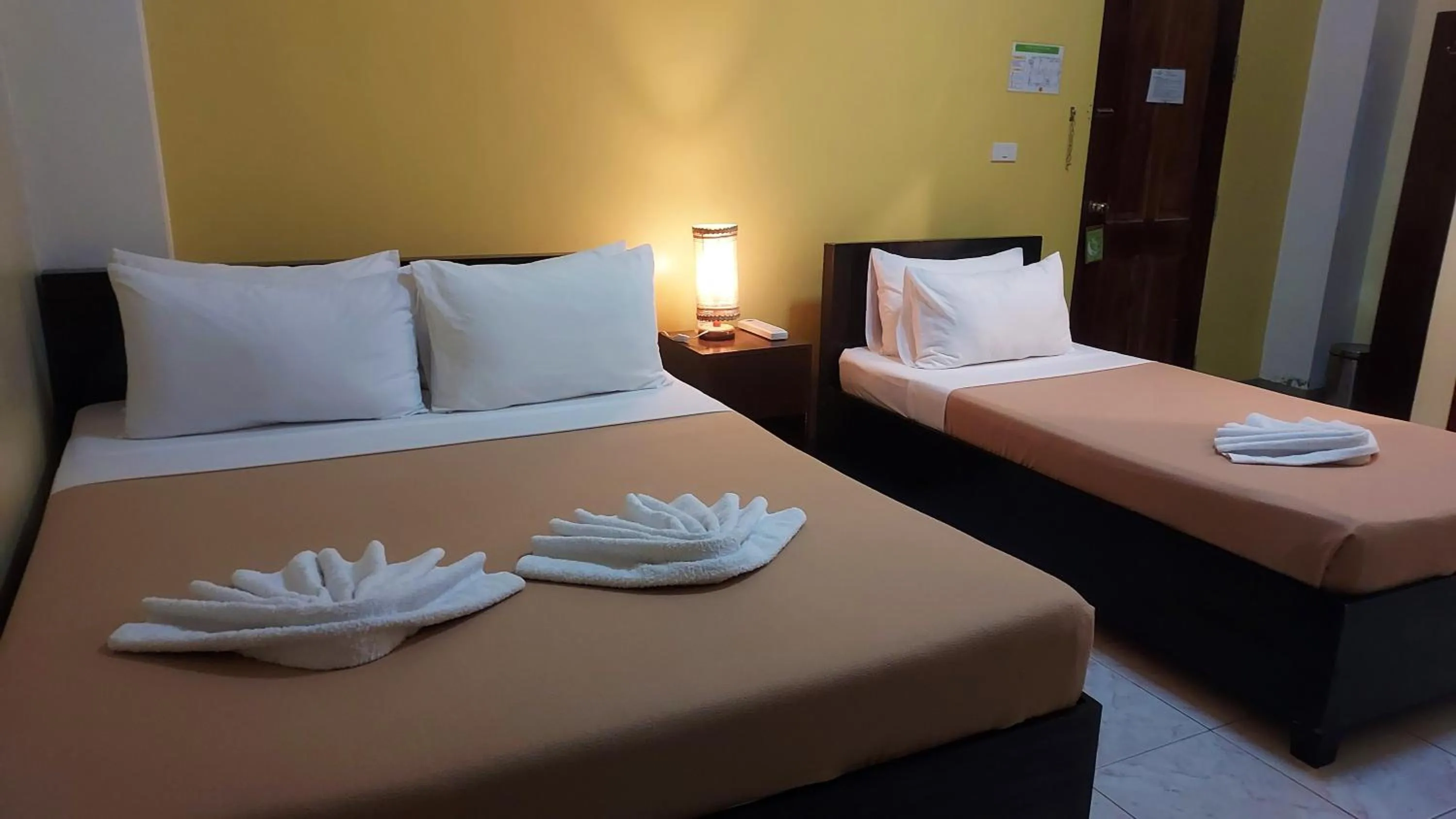 Deluxe Double Room with Balcony and Sea View in Coron Vista Lodge