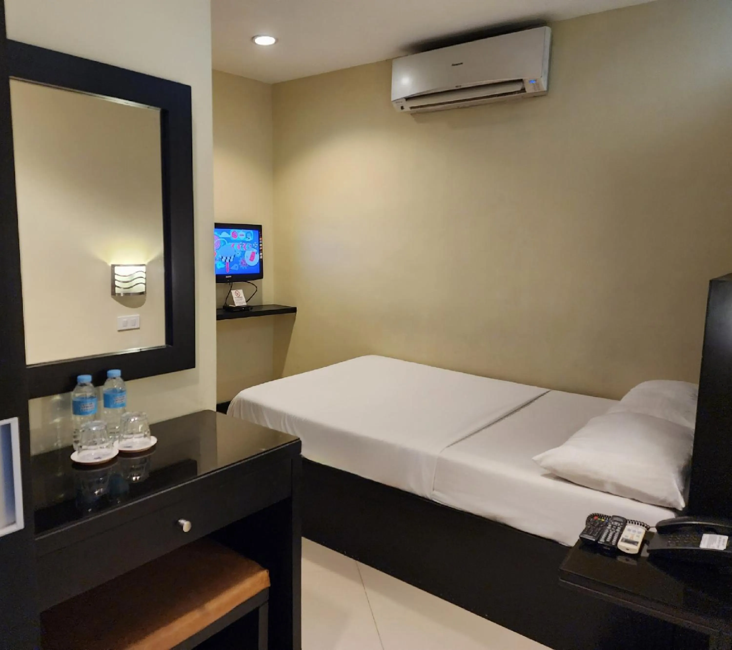 Superior Double Room in Green Glass Hotel