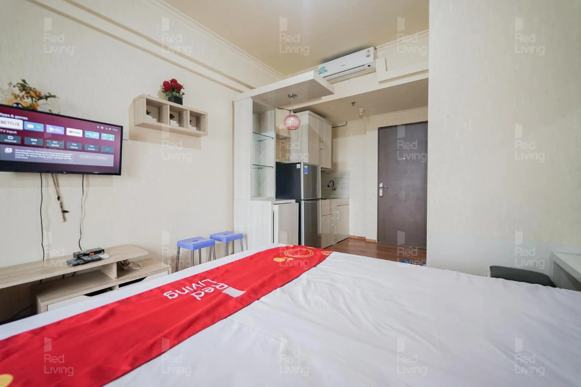 Studio in RedLiving Apartemen Sunter Park View - Emma Rooms