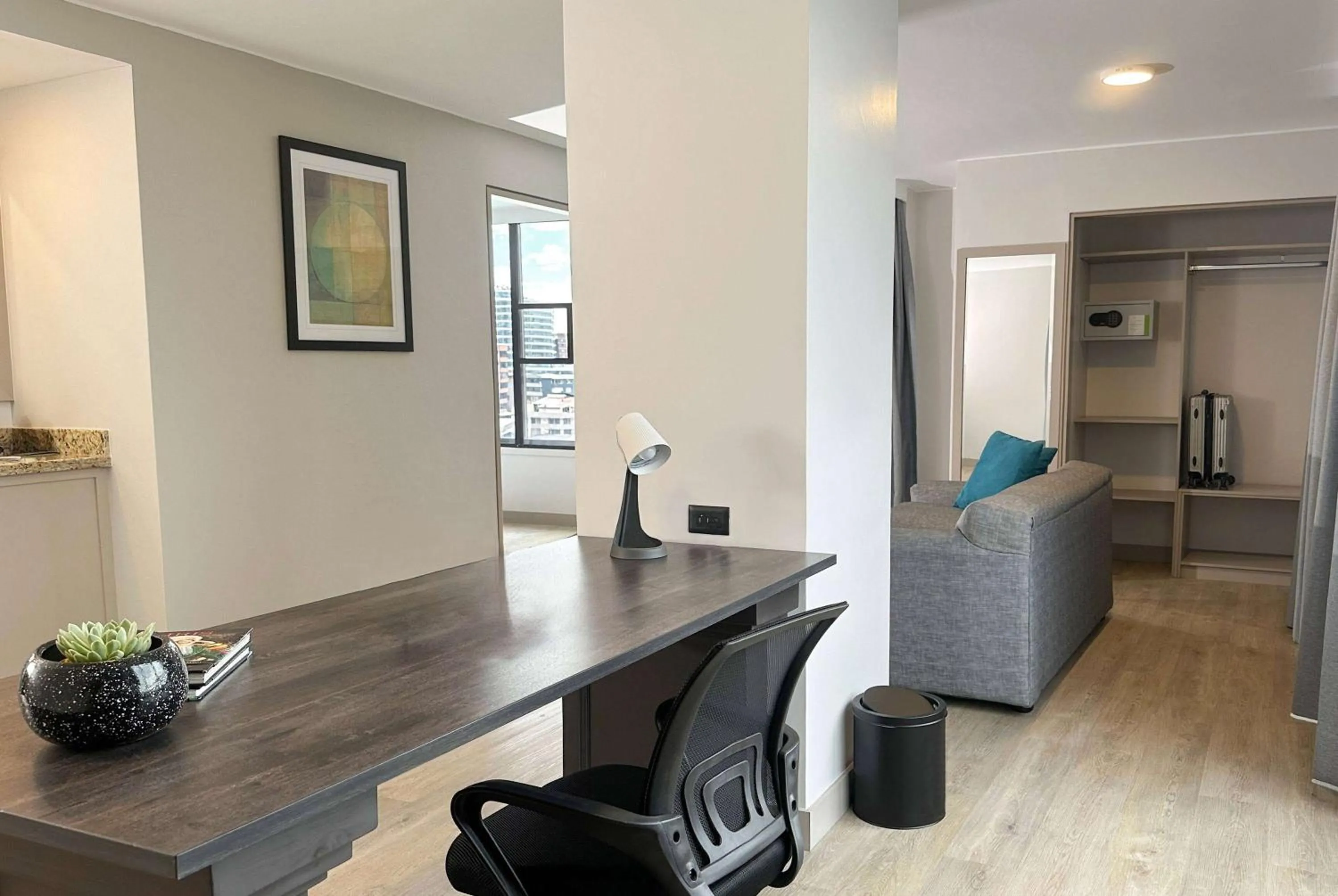 Business King Suite - Non-Smoking in La Quinta by Wyndham Quito