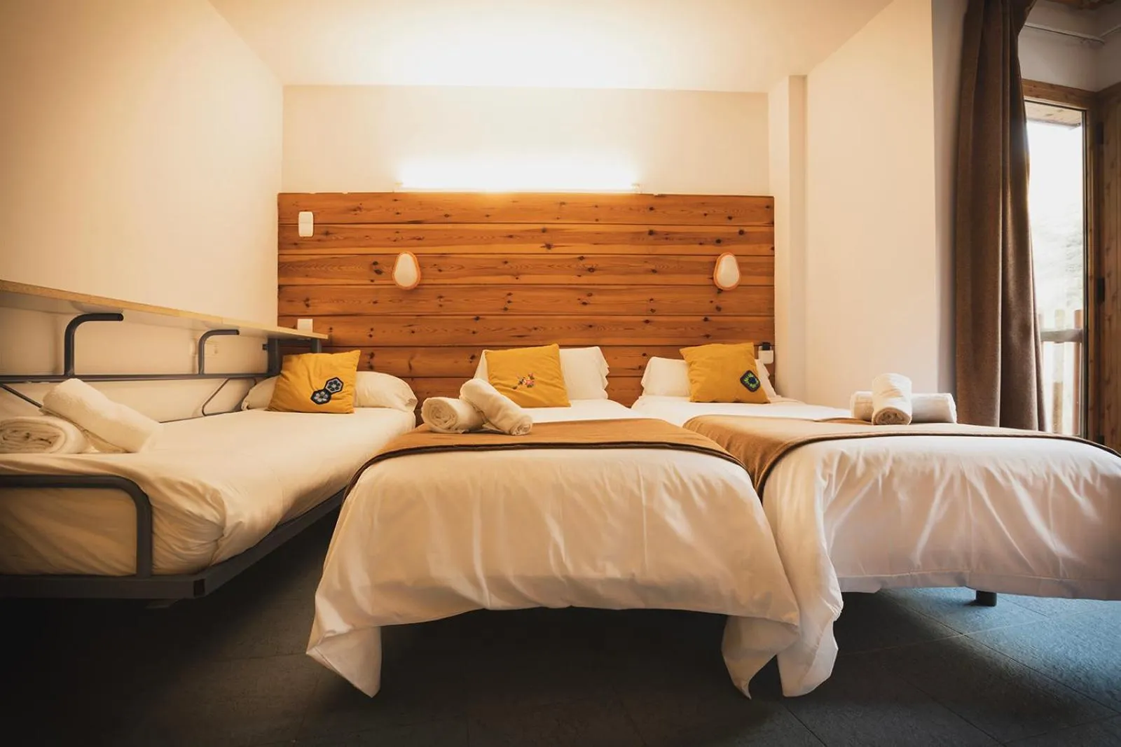 Triple Room in Hotel Restaurant Les Brases