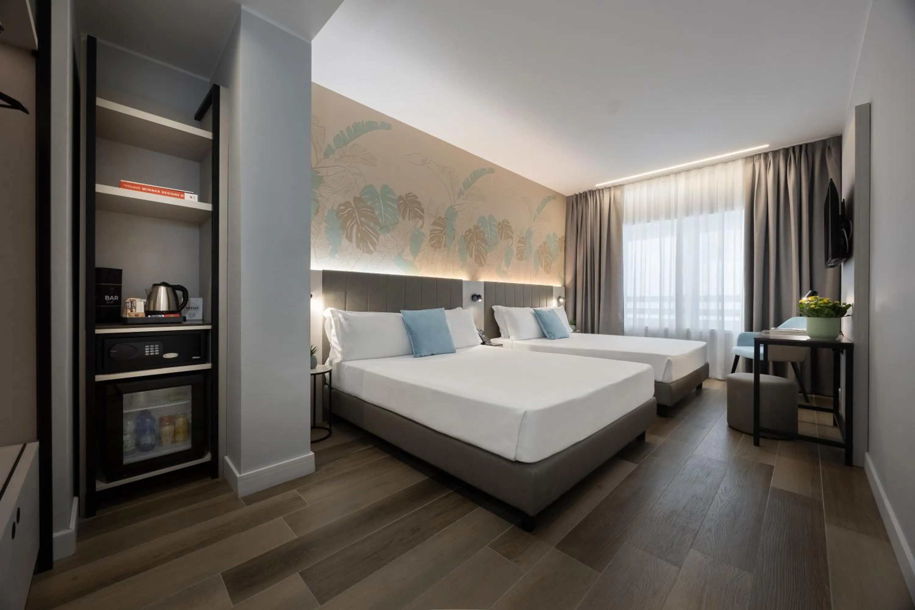 Superior Queen Room with Two Queen Beds in IH Hotels Milano Centrale