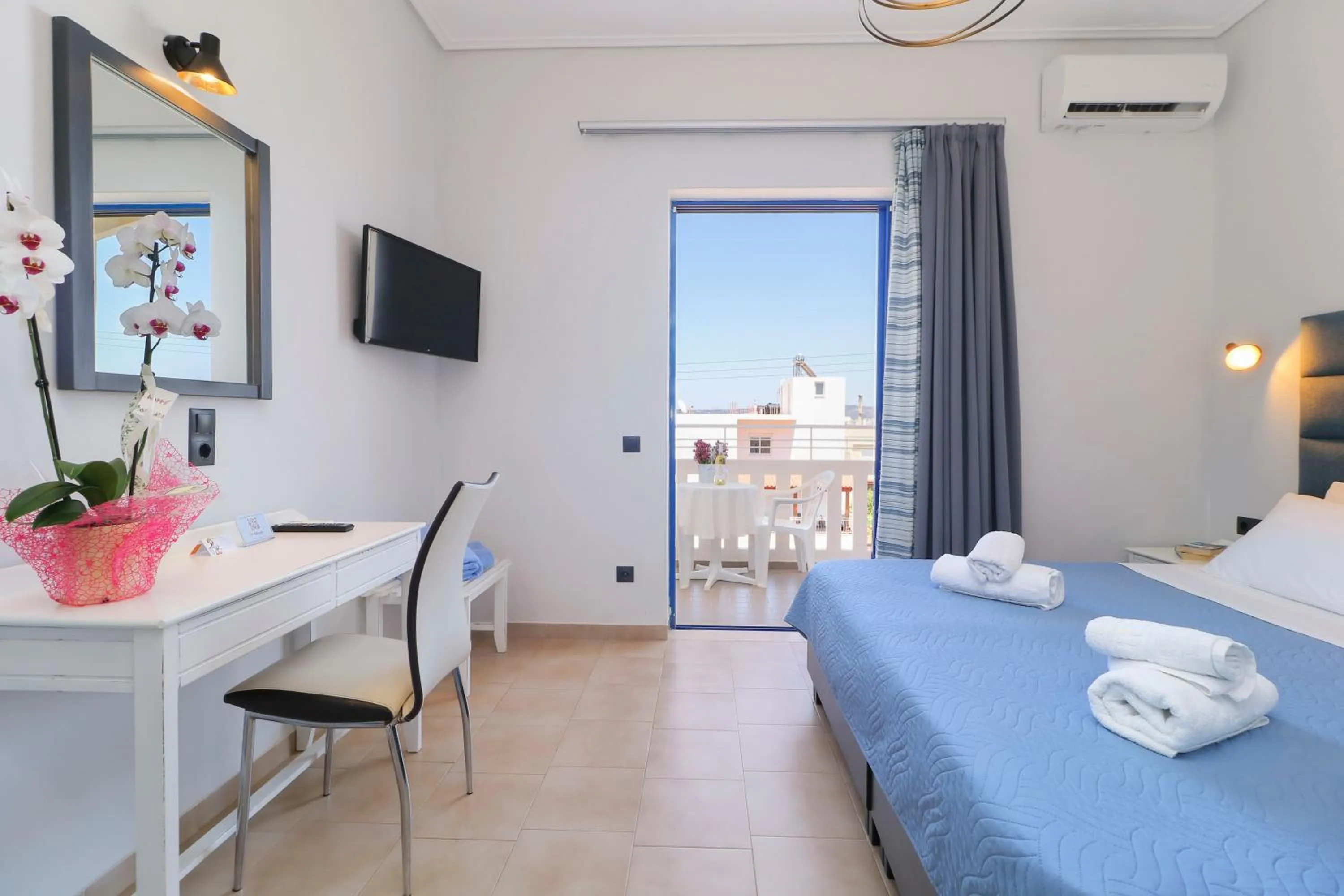 Double or Twin Room - single occupancy in Alexis Hotel