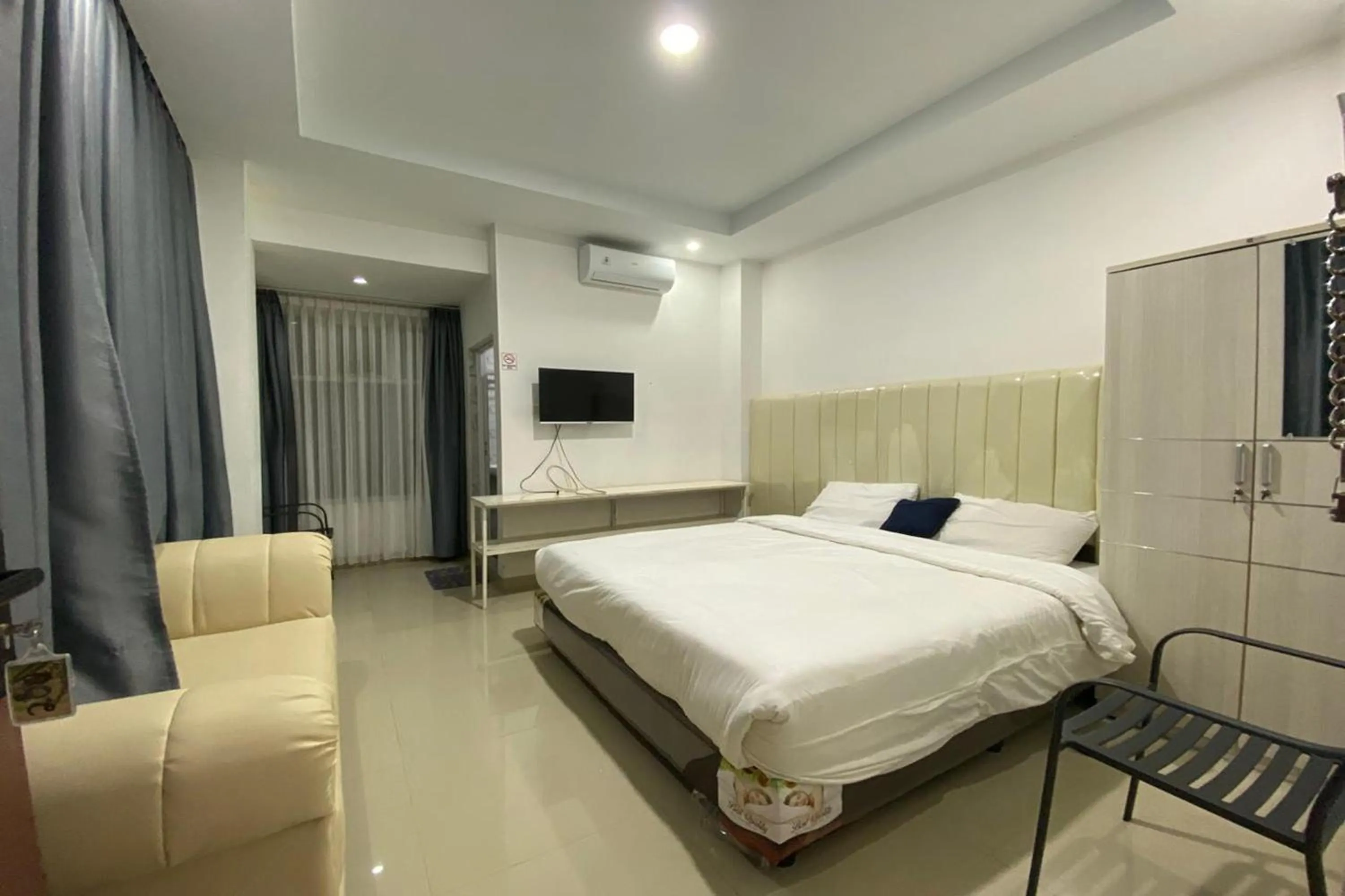 Superior King Room in Ranls Dream Syari'ah Banda Aceh