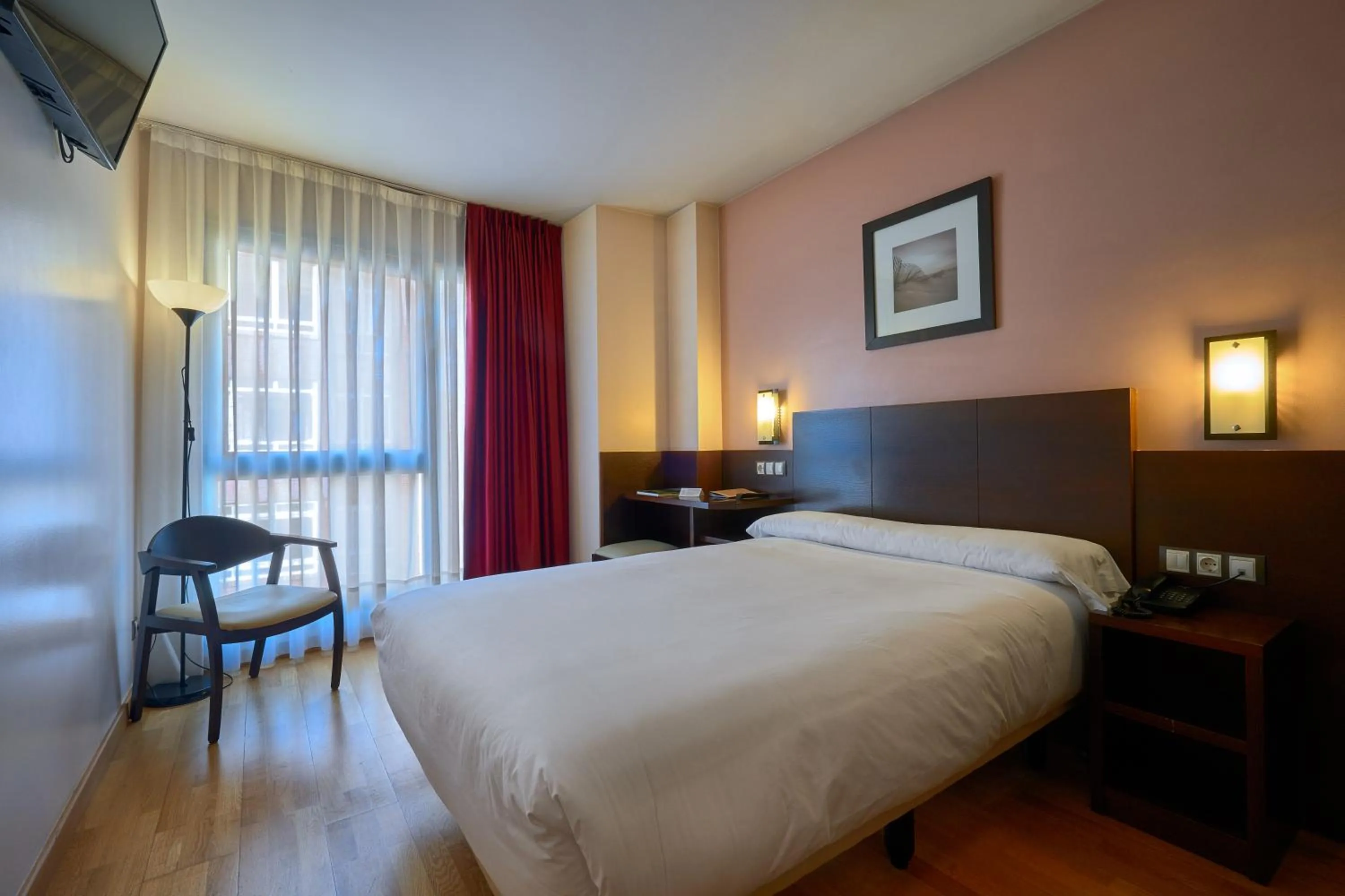 Budget Double Room 53 in in Hotel Castro Real