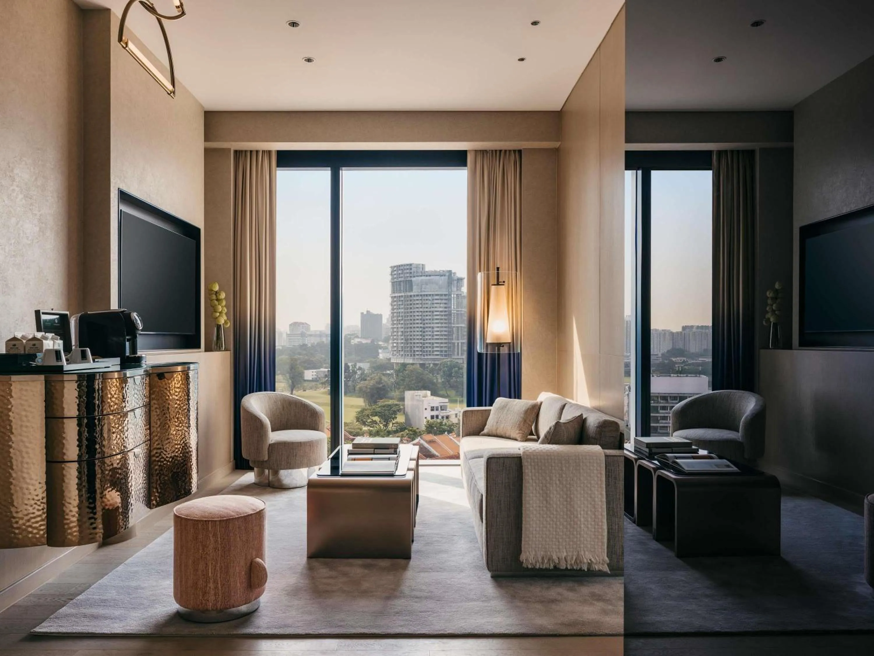 Suite King with Club Benefits, High Floor in Mondrian Singapore Duxton