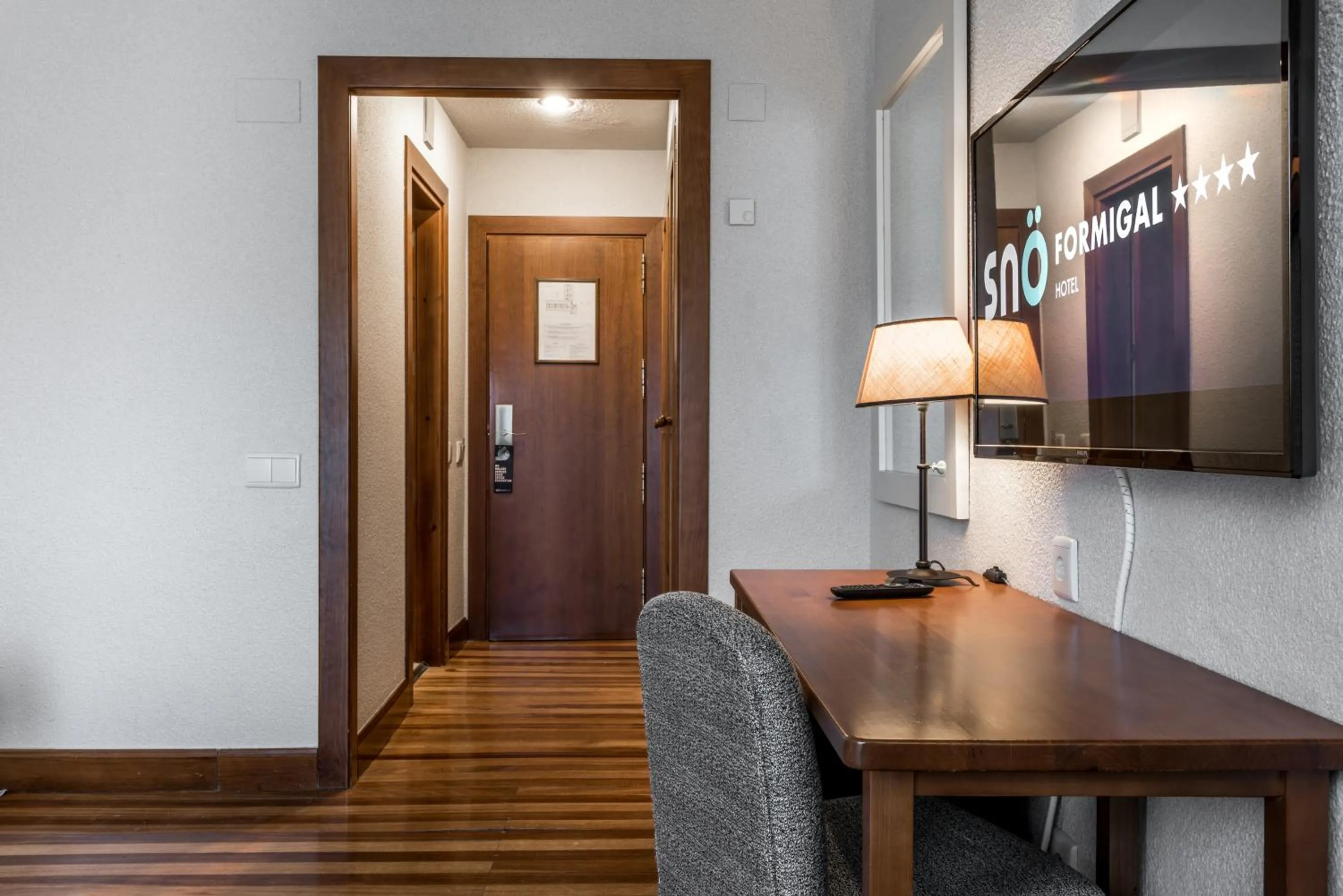 Standard Twin Room in SNÖ Hotel Formigal