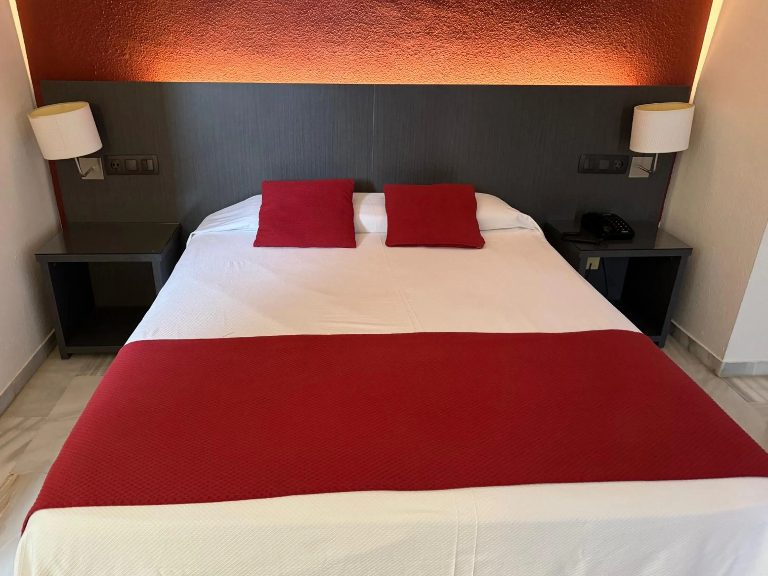 Economy Double Room in Hotel Nerja Club by Dorobe