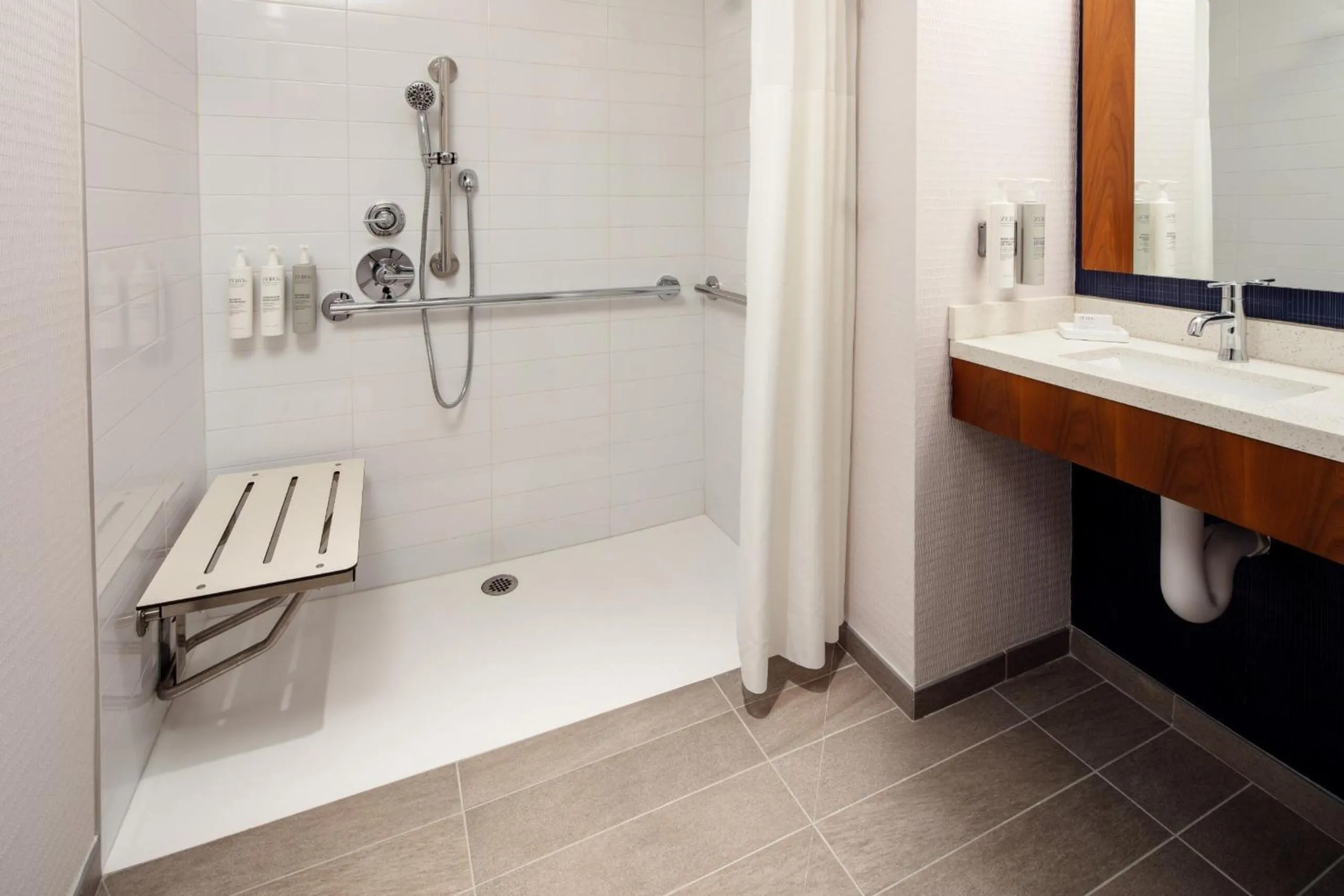 King Room with Roll-In Shower - single occupancy - Mobility Access in Hampton Inn by Hilton New York Times Square