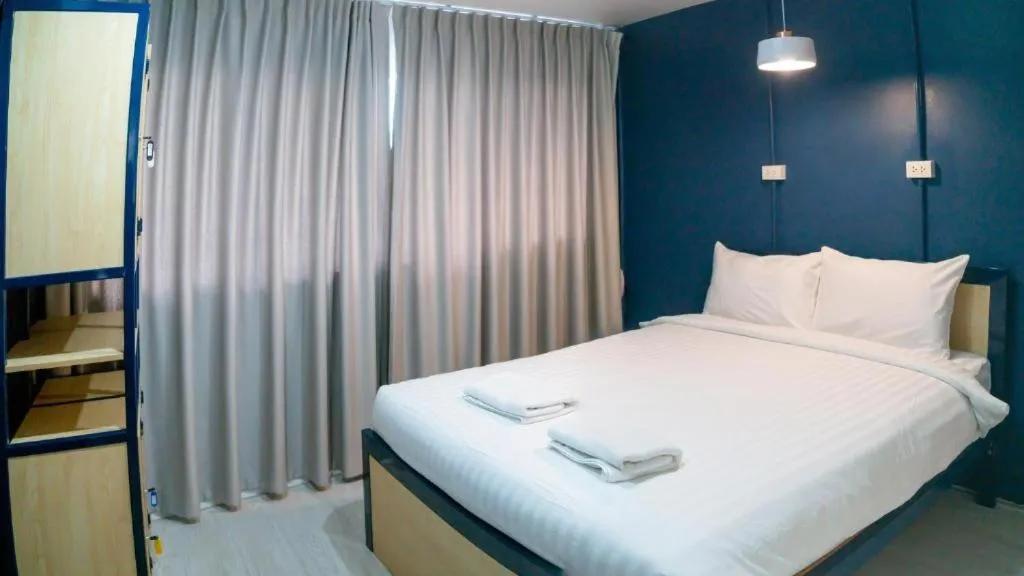 Deluxe King Room in Local Time Bangkok Hostel&Cafe