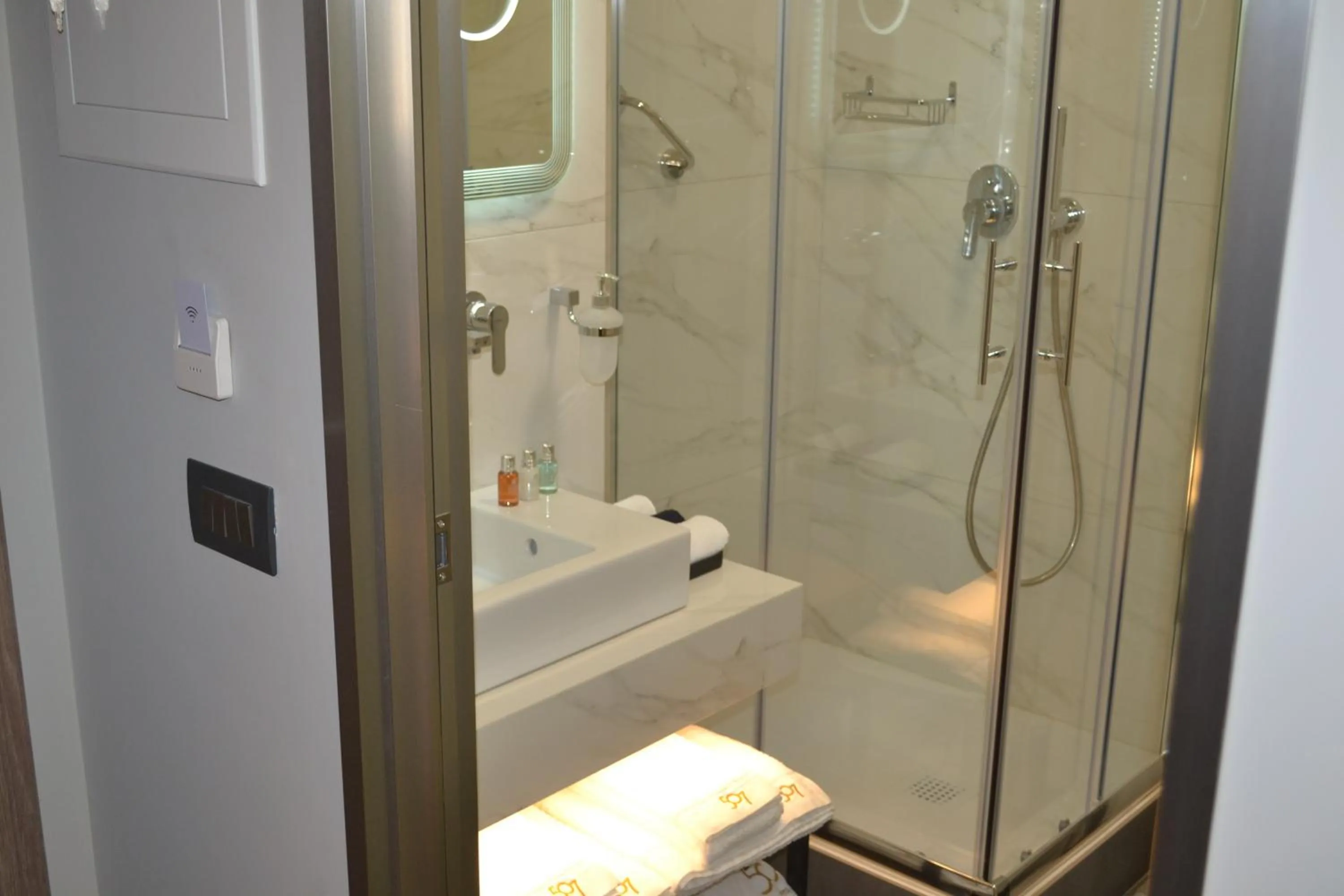 Elegant Suite in 507 Athens