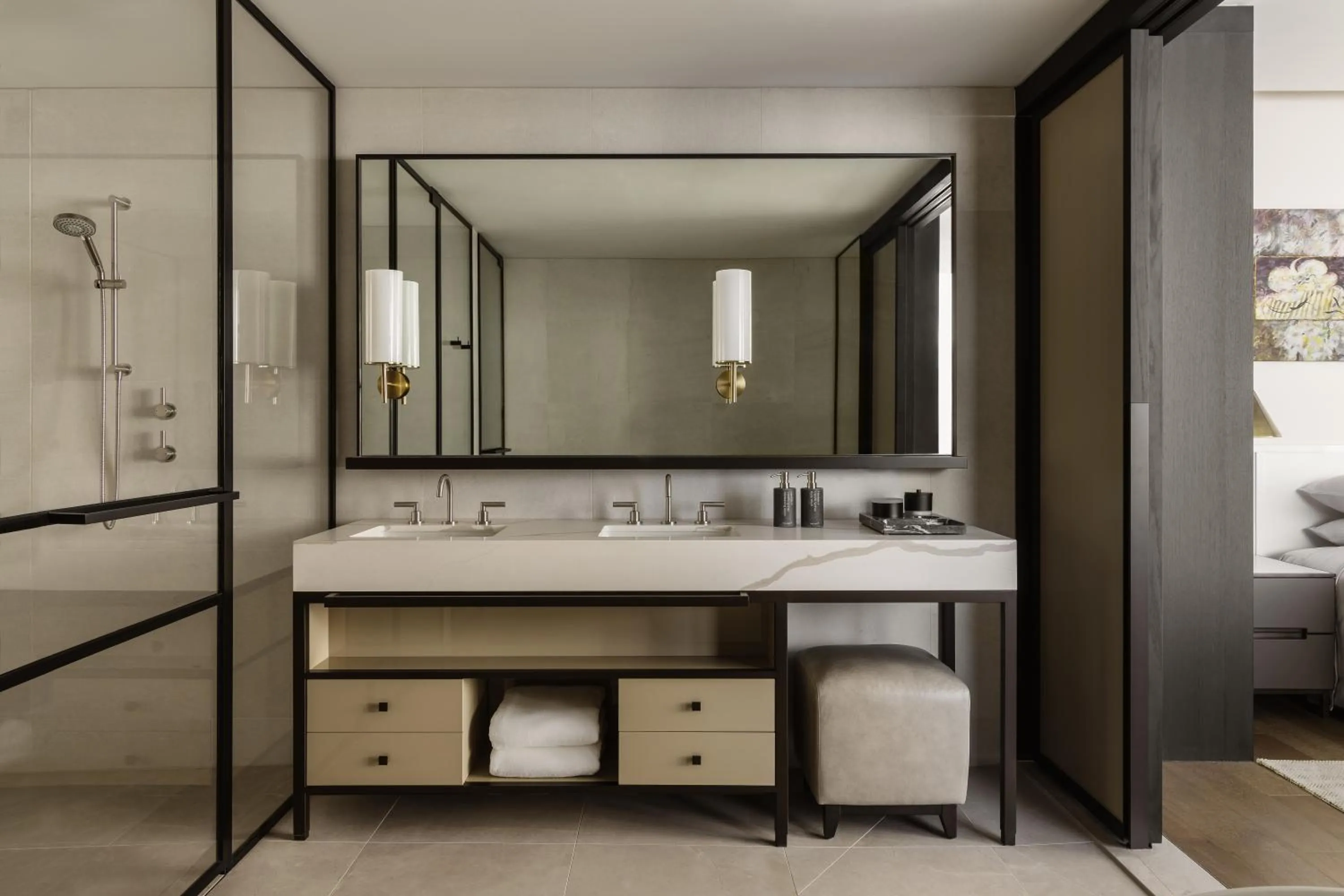 Deluxe King Room in Capella Sydney