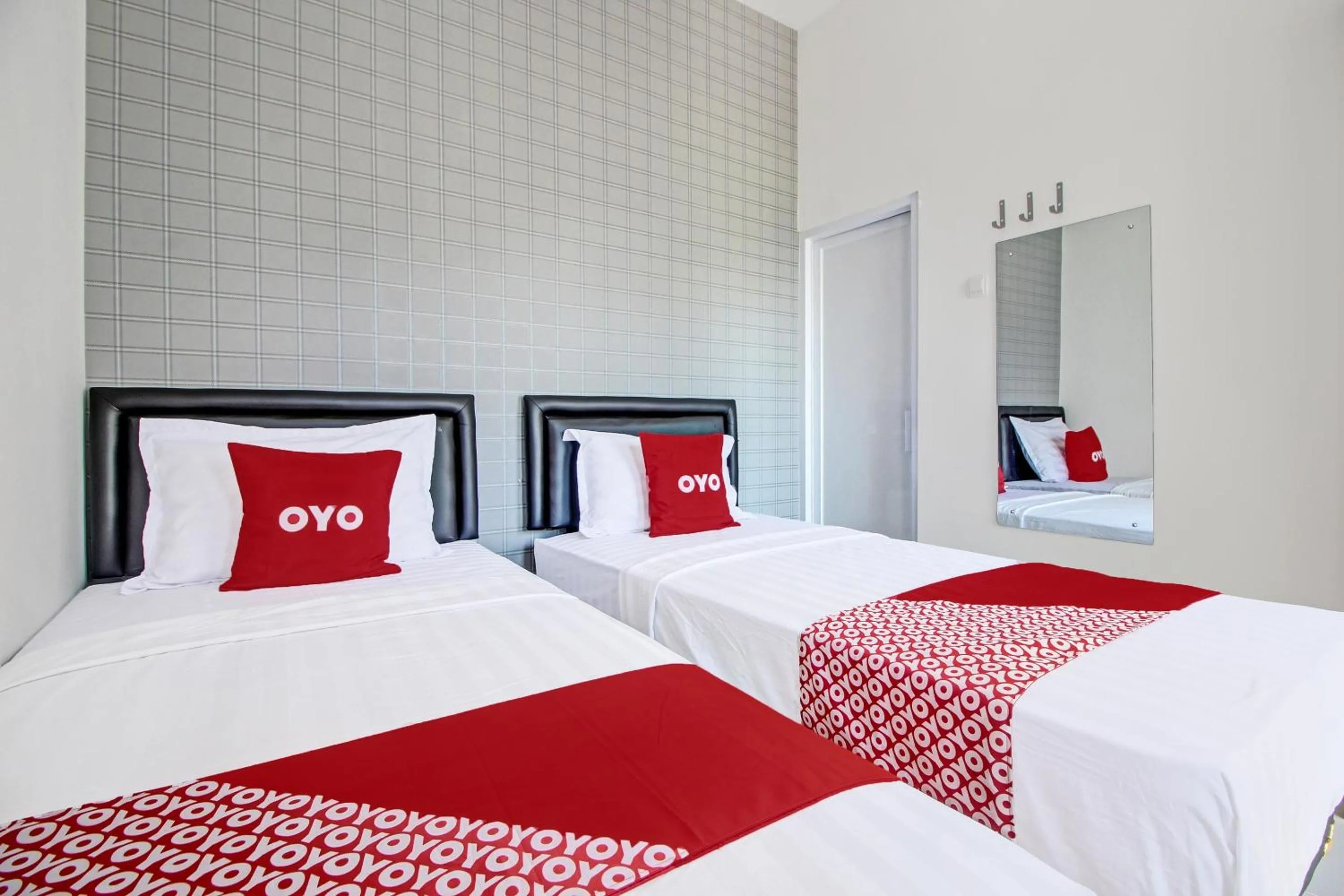 Delxue Twin Room in Collection O 92363 Kp Inn