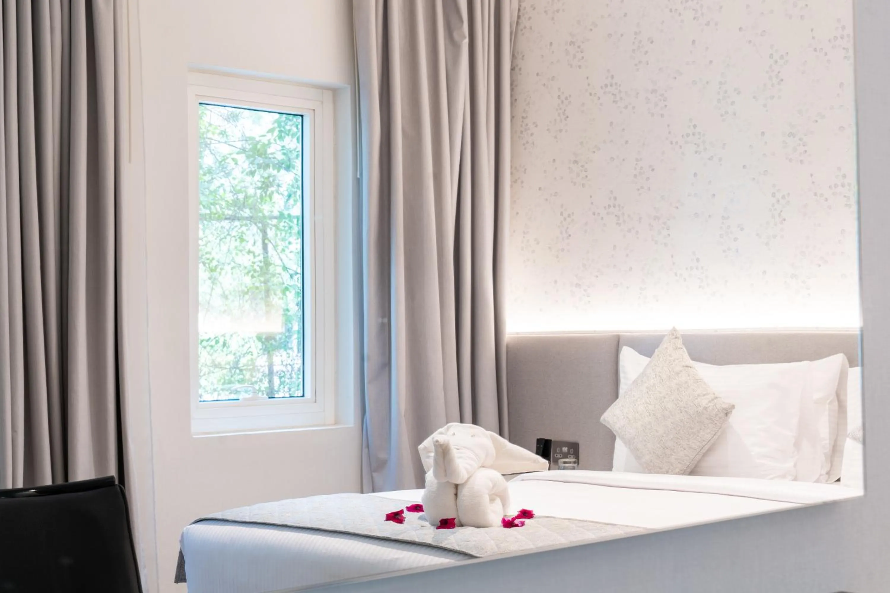 Standard Queen Room in eStay Hotel